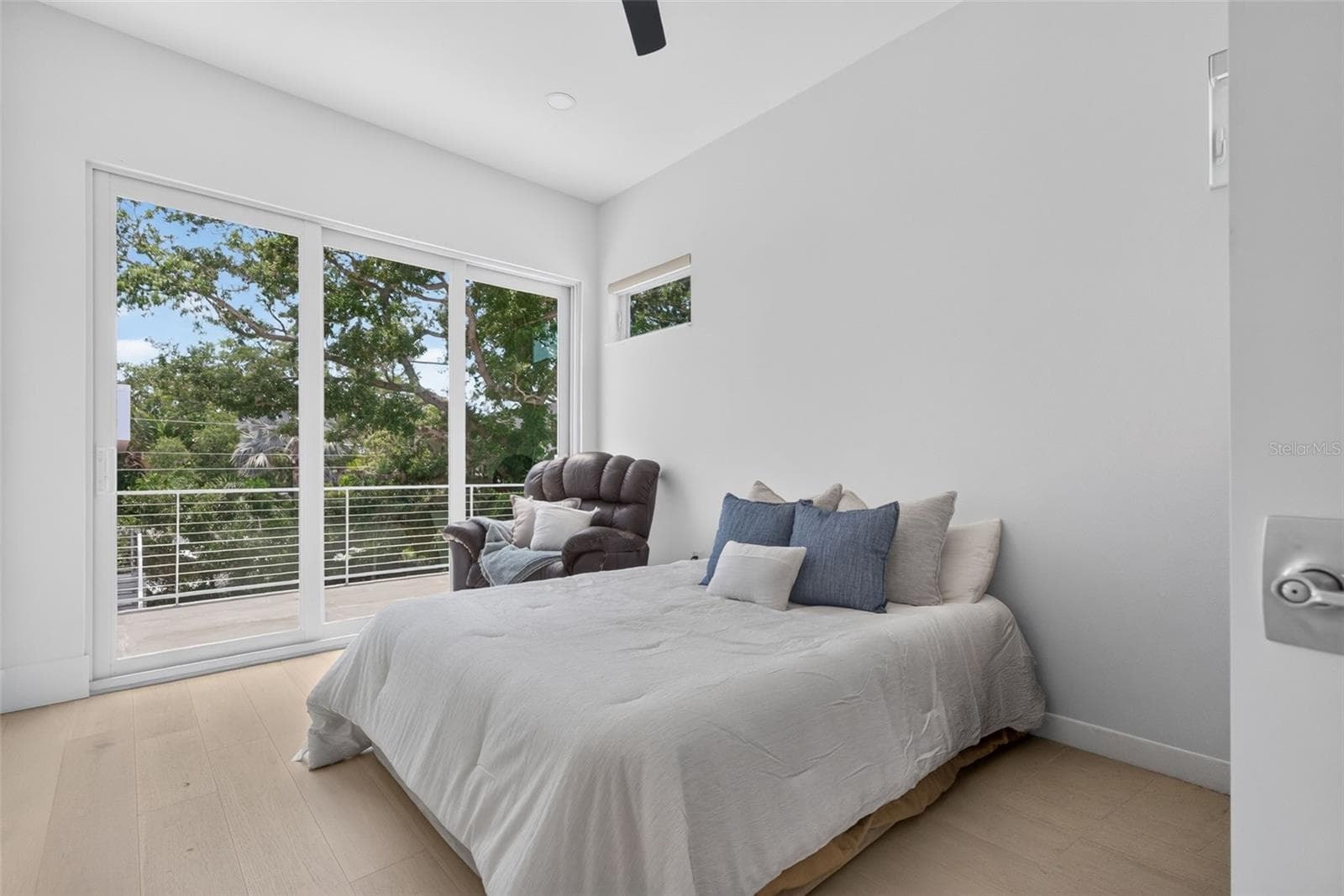 Single Family Residence at 2430 FLOYD ST, SARASOTA, photo 53 of 90