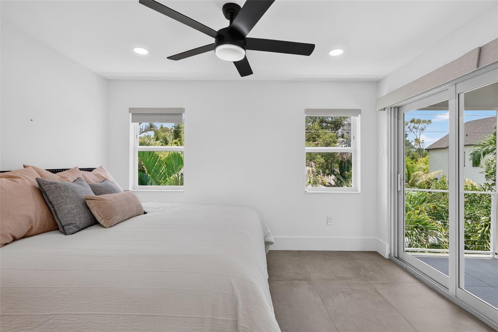 Single Family Residence at 2430 FLOYD ST, SARASOTA, photo 65 of 90