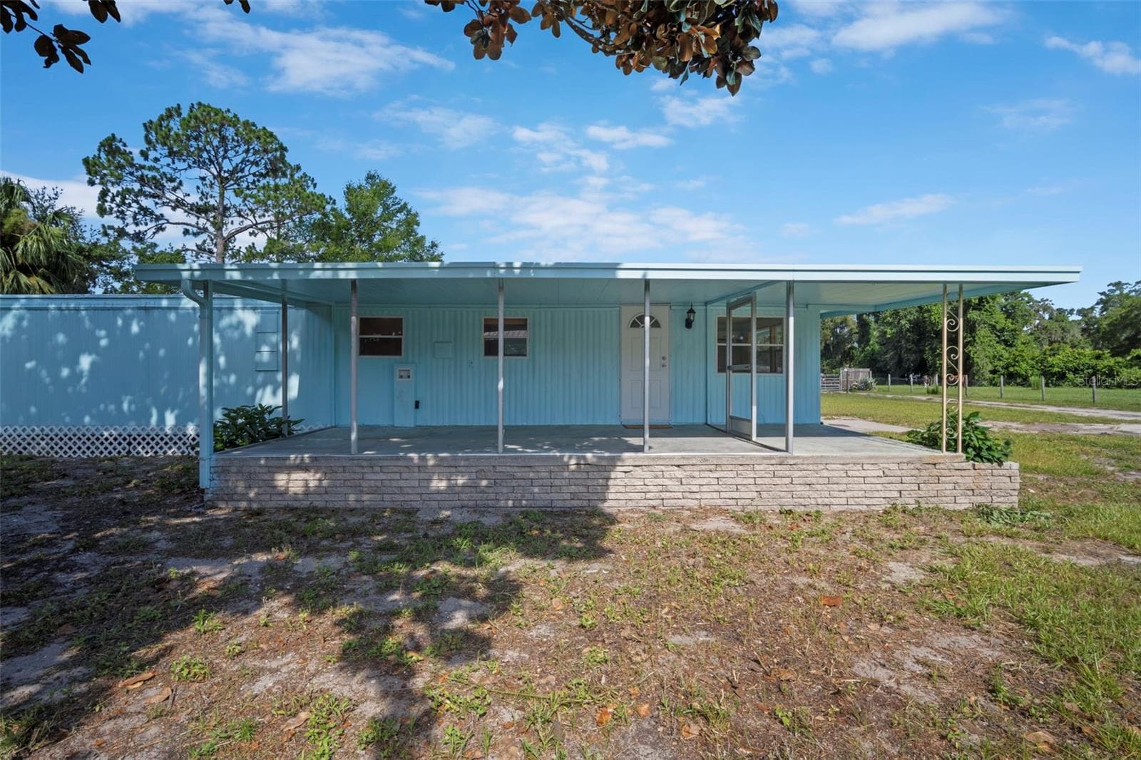 Mobile Home at 1389 NW 7TH LN, LAKE PANASOFFKEE, photo 5 of 48