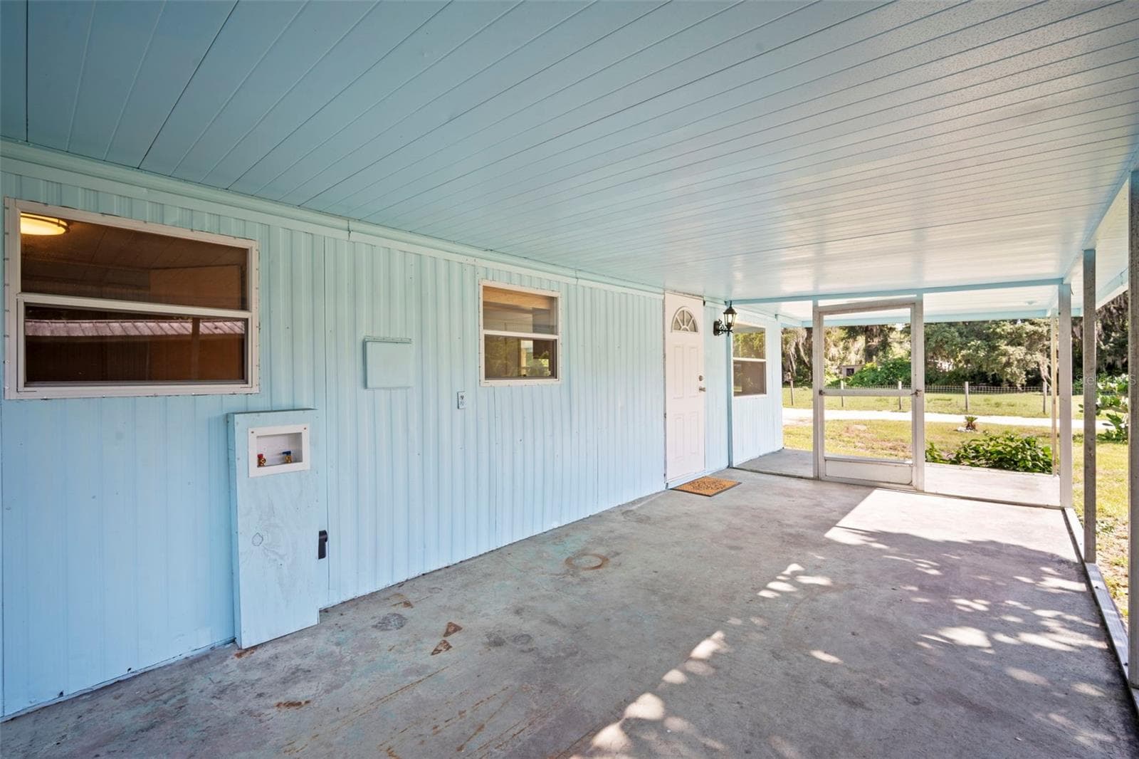 Mobile Home at 1389 NW 7TH LN, LAKE PANASOFFKEE, photo 10 of 48