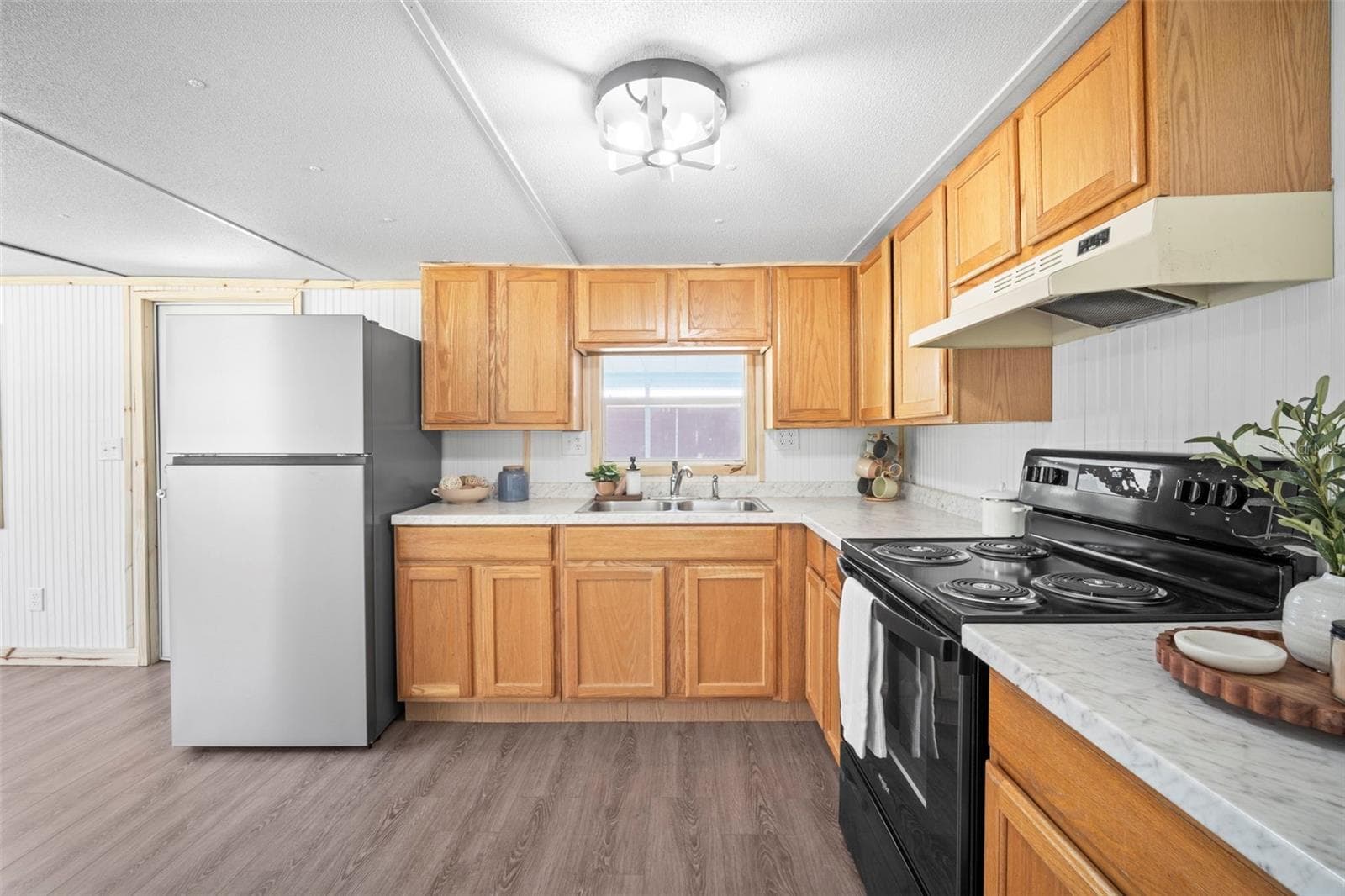 Mobile Home at 1389 NW 7TH LN, LAKE PANASOFFKEE, photo 16 of 48
