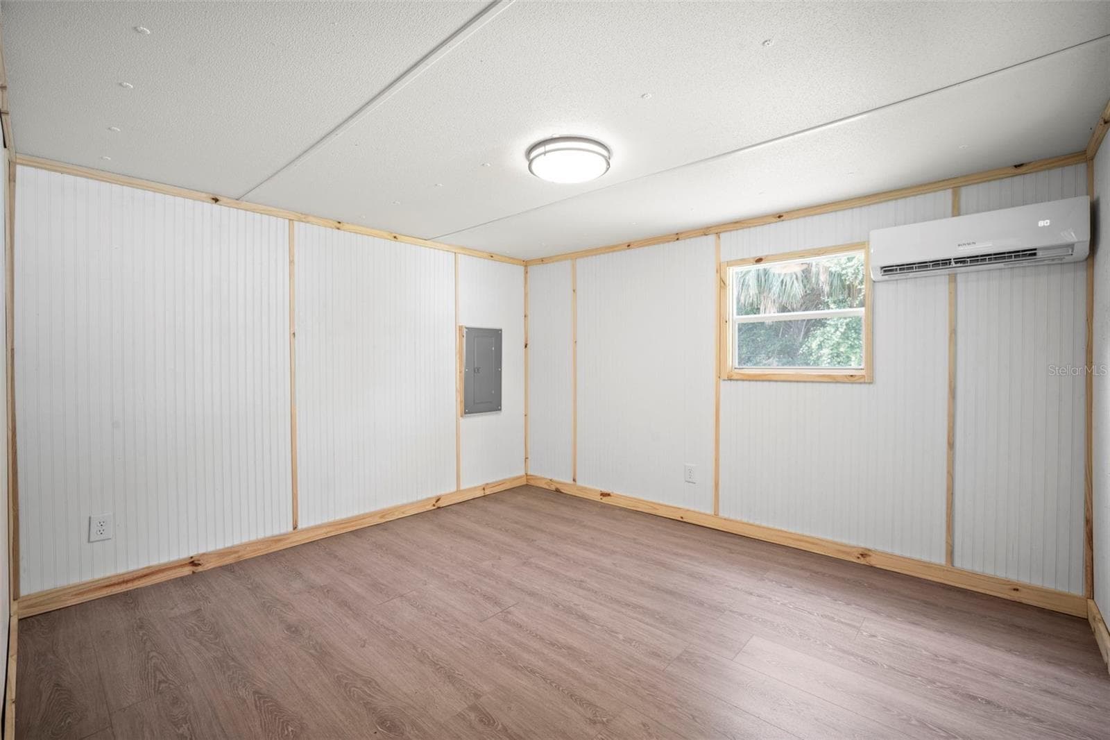 Mobile Home at 1389 NW 7TH LN, LAKE PANASOFFKEE, photo 19 of 48