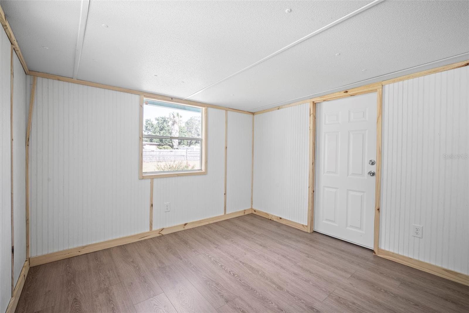 Mobile Home at 1389 NW 7TH LN, LAKE PANASOFFKEE, photo 26 of 48