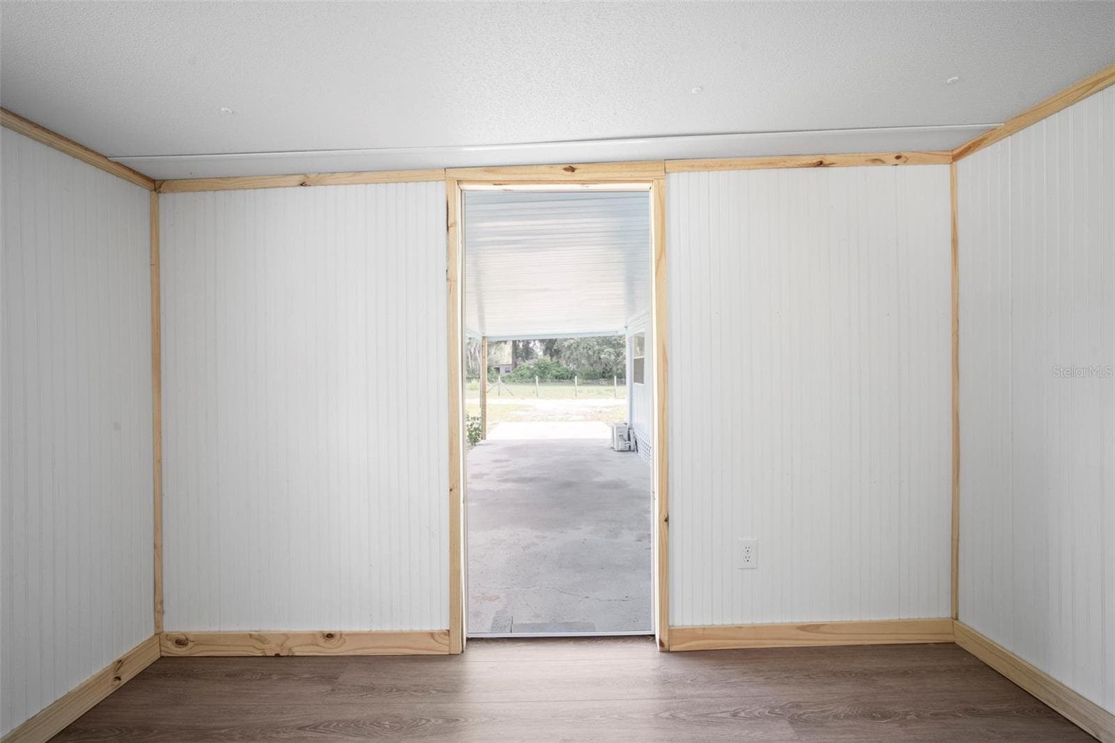 Mobile Home at 1389 NW 7TH LN, LAKE PANASOFFKEE, photo 27 of 48
