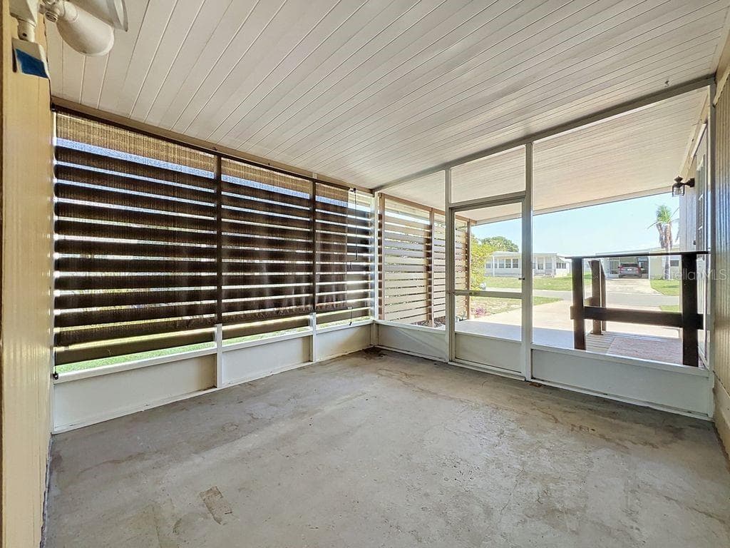 Screened in Room - 1203 APACHE CIR, TAVARES