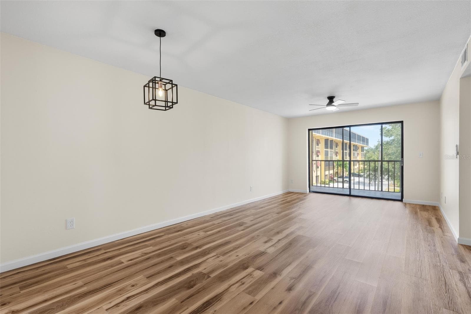 Condominium at 5817 PARK ST N #302, ST PETERSBURG, photo 14 of 36