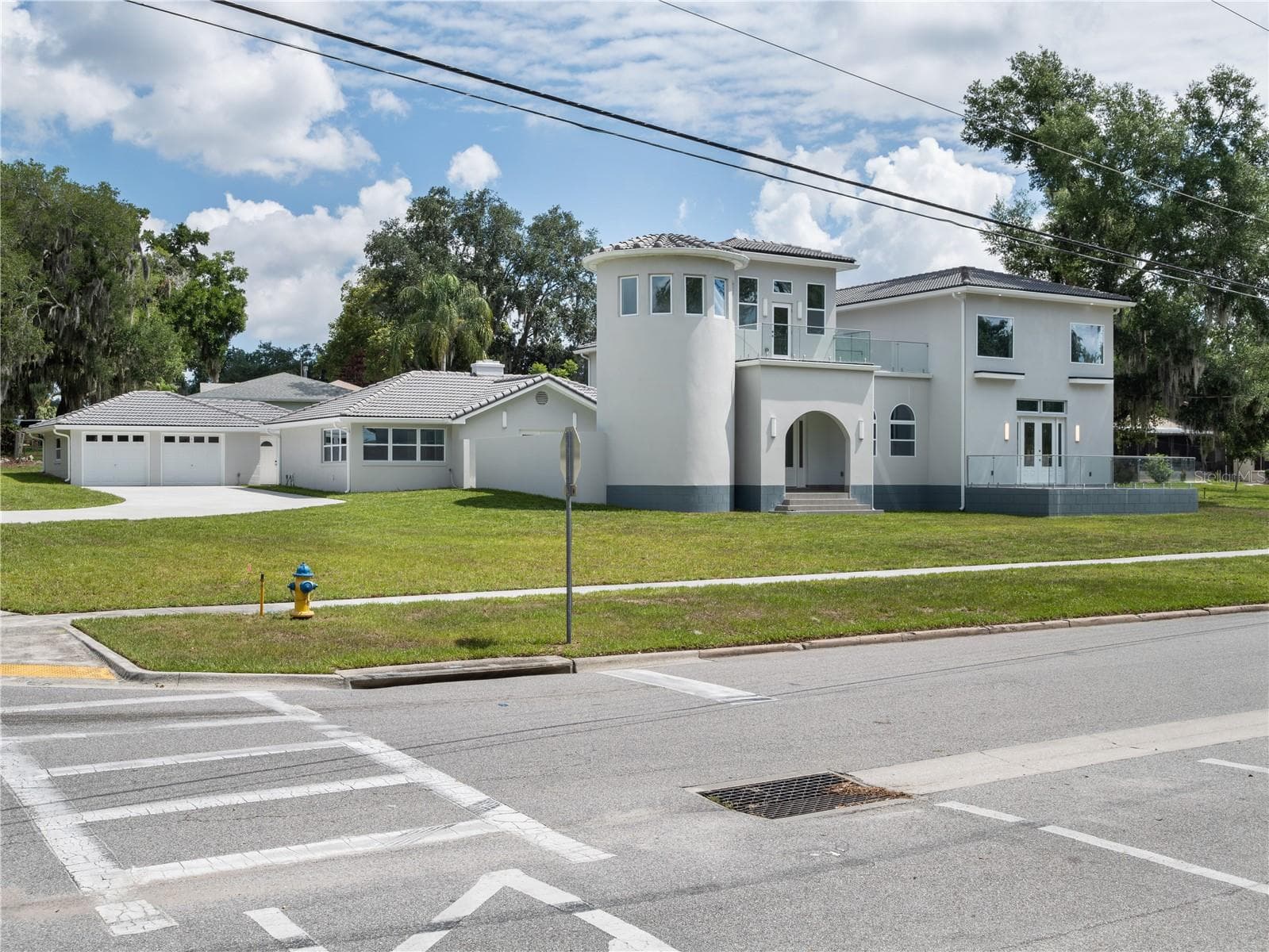 Single Family Residence at 1190 W LAKESHORE DR, CLERMONT, photo 2 of 41