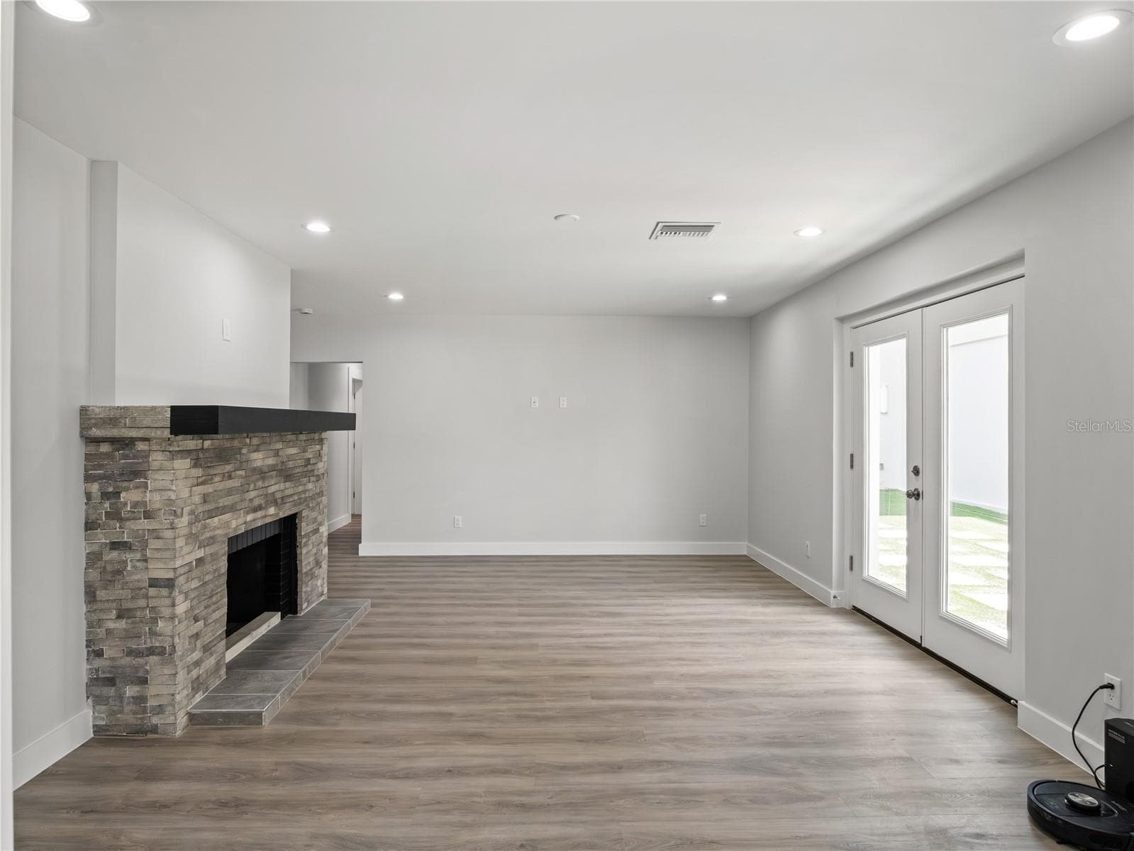 Den - 1190 W LAKESHORE DR, CLERMONT