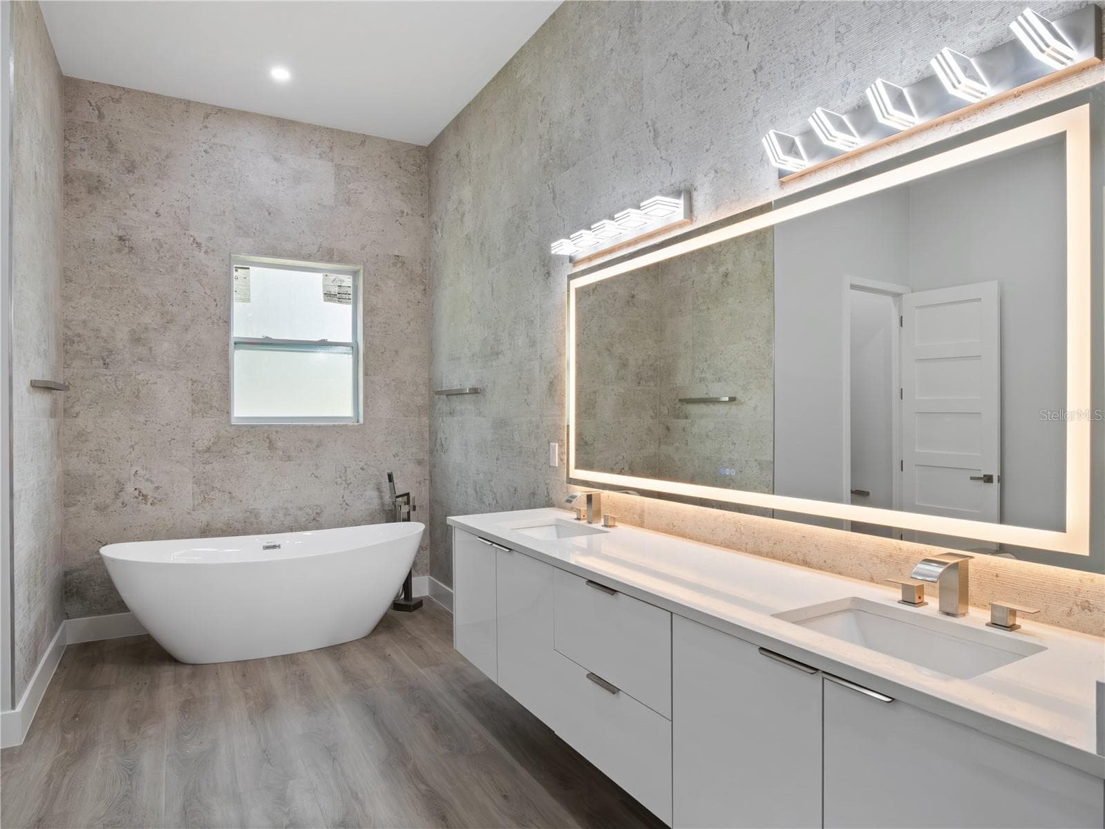 Primary Bathroom - 1190 W LAKESHORE DR, CLERMONT