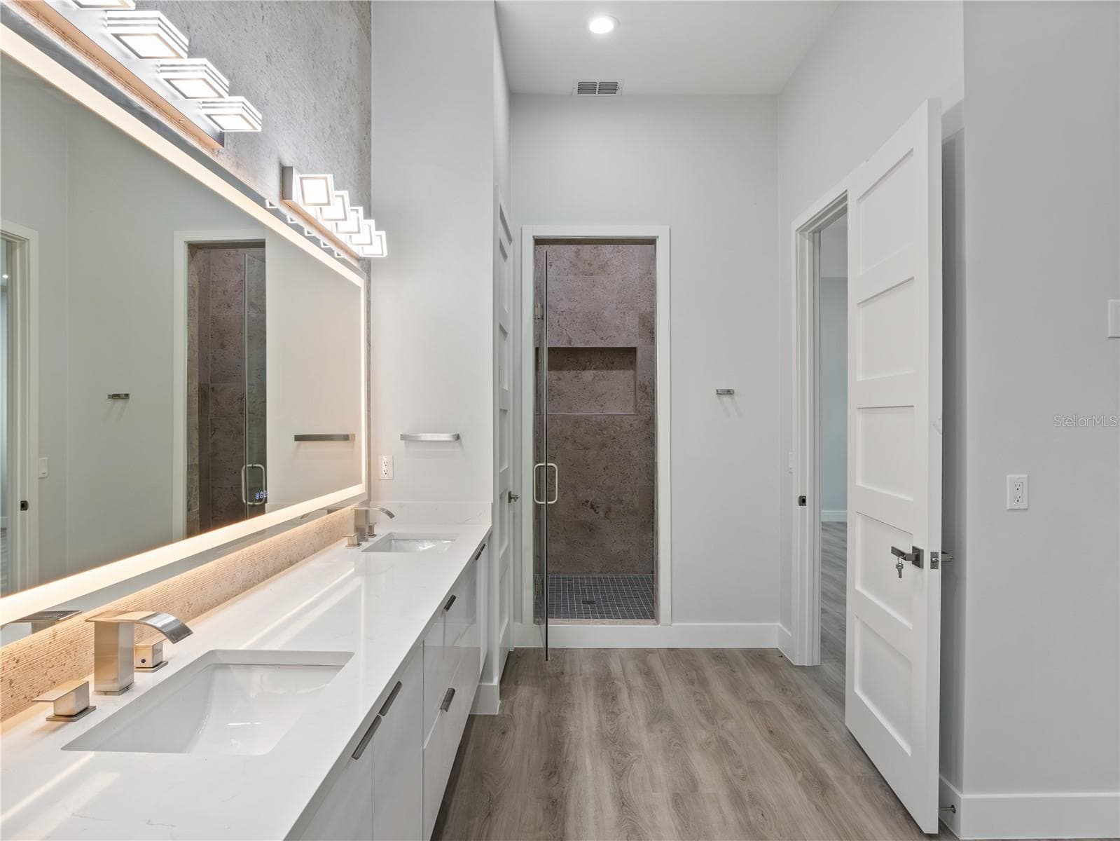 Primary Bathroom - 1190 W LAKESHORE DR, CLERMONT