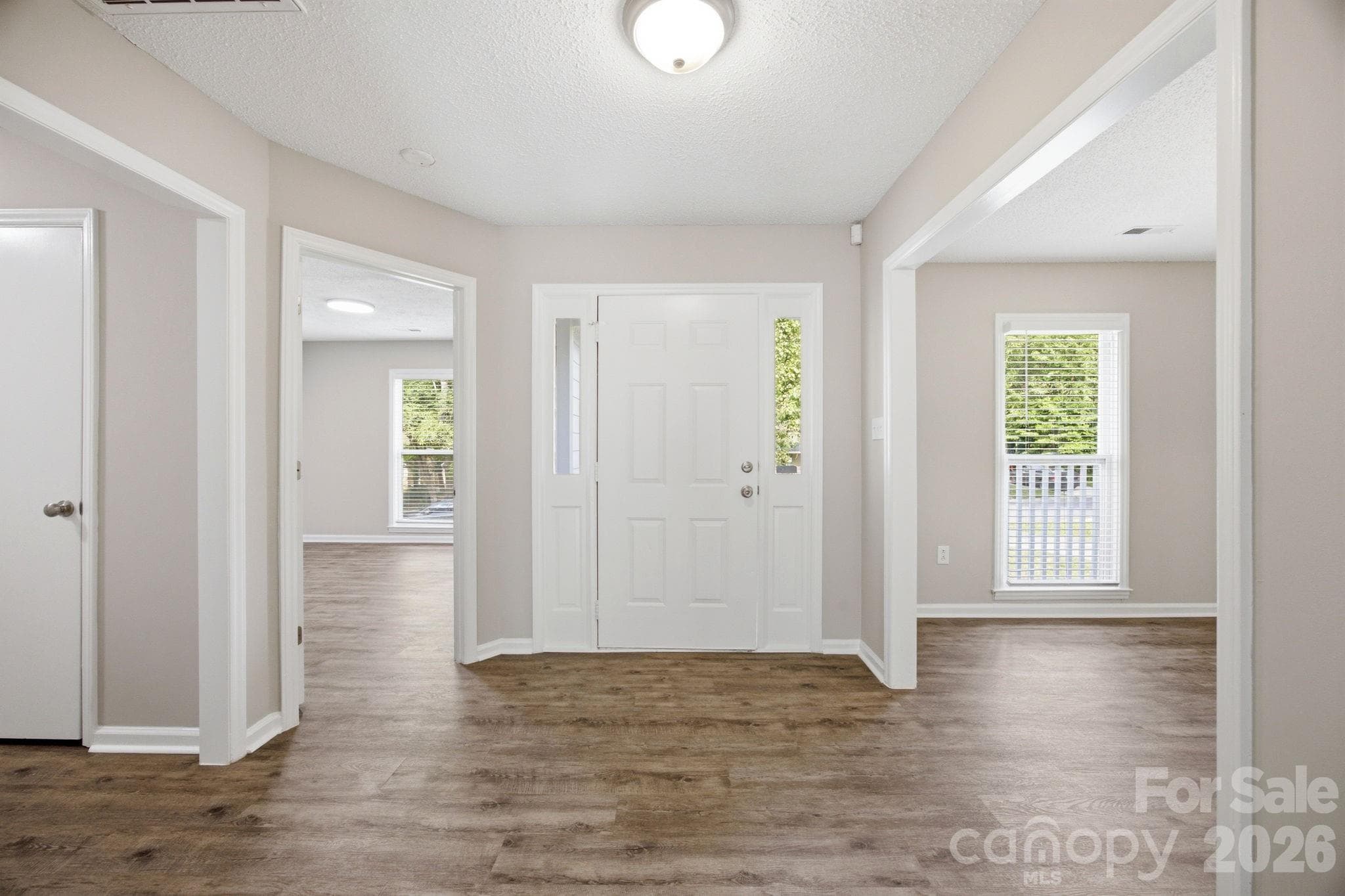 Single Family Residence at 5317 Caradon Drive, Charlotte, photo 2 of 43