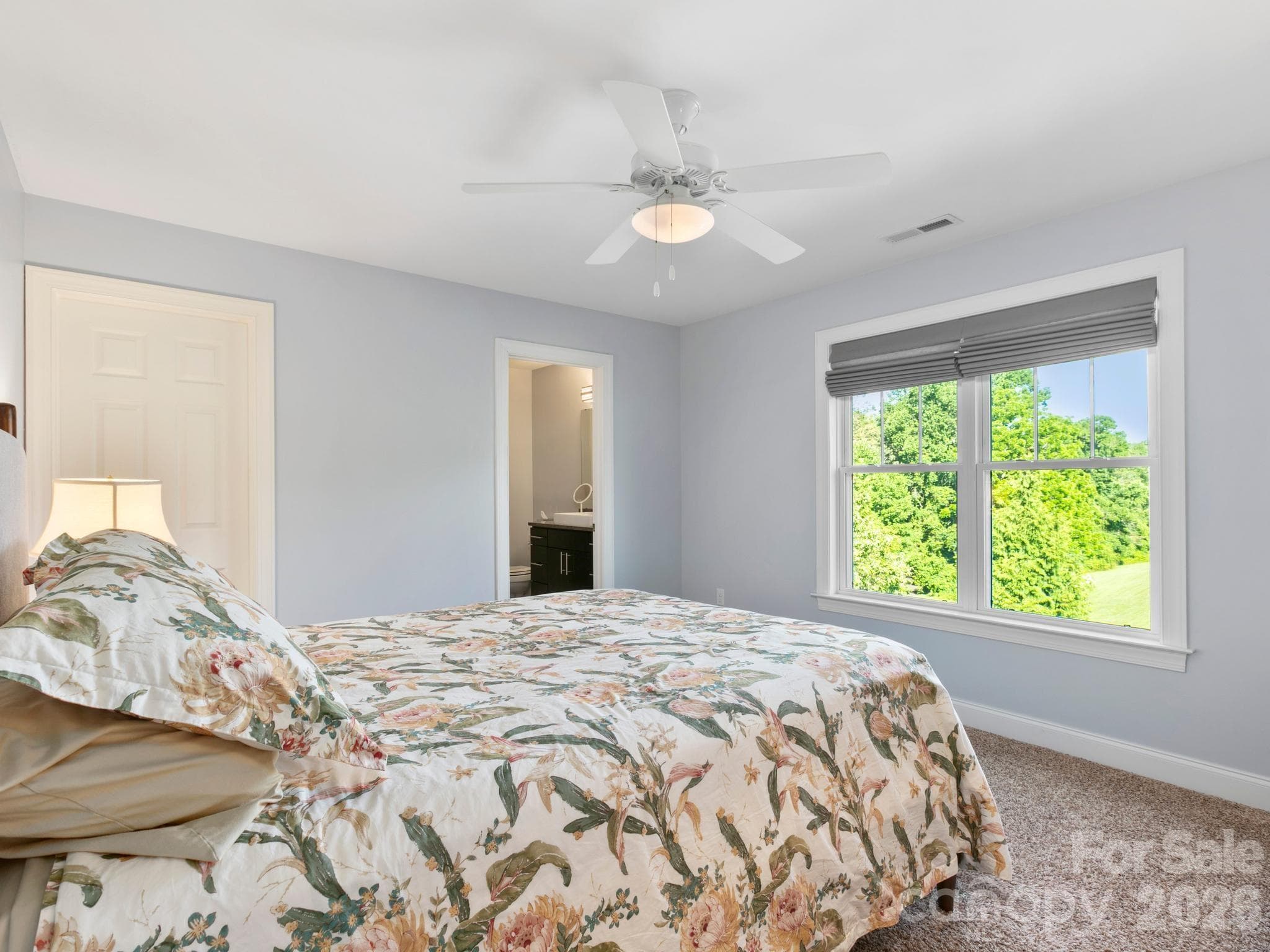 Bedroom with en suite bathroom (2nd Level) - 32 Lake Vista Drive, Fletcher