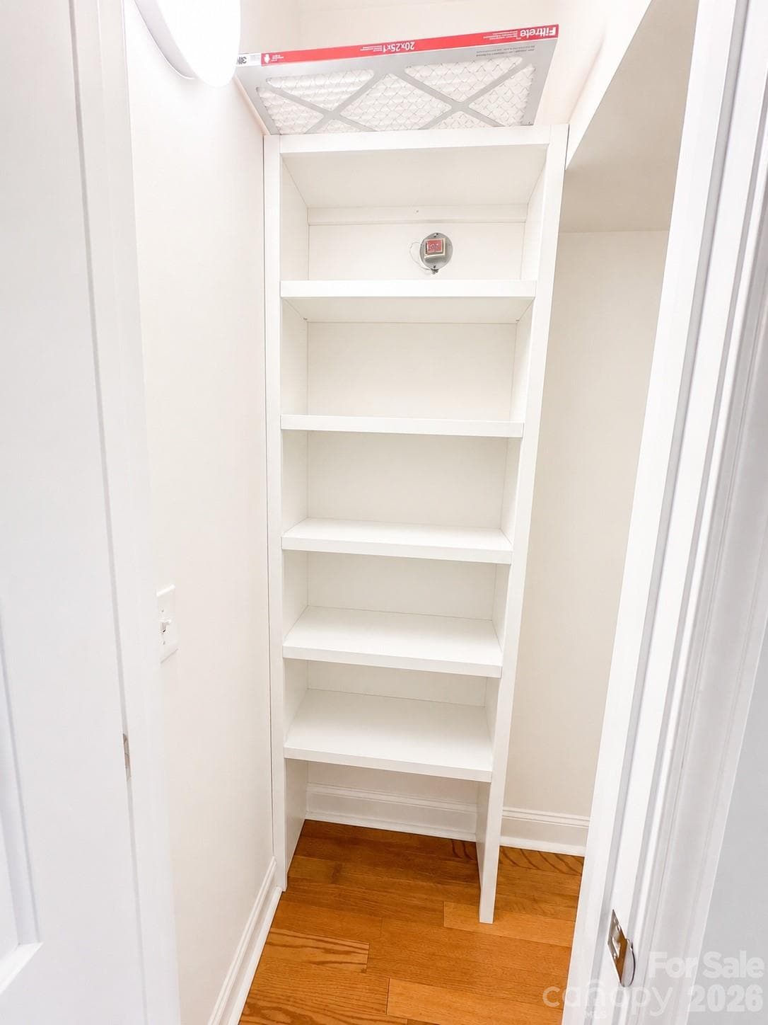 Closet - Charlotte