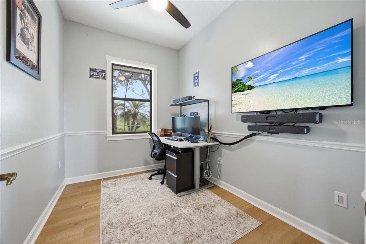 Office or great for a Nursery - next to Owner's Suite - 915 N CROOKED LAKE DR, BABSON PARK