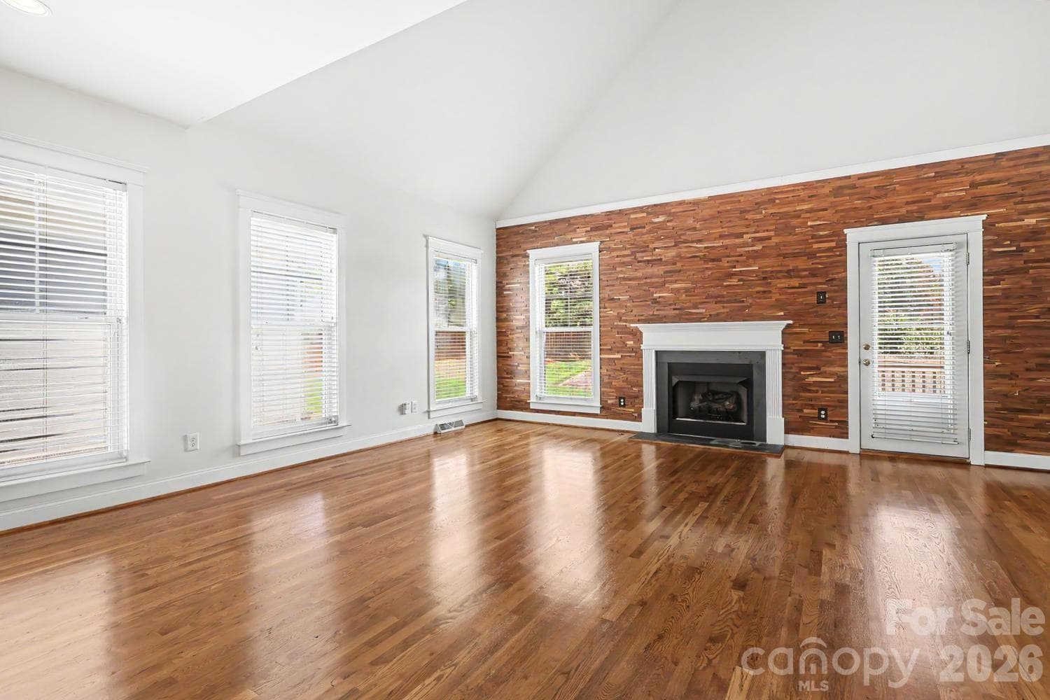 Single Family Residence at 3044 Parker Green Trail, Charlotte, photo 8 of 48