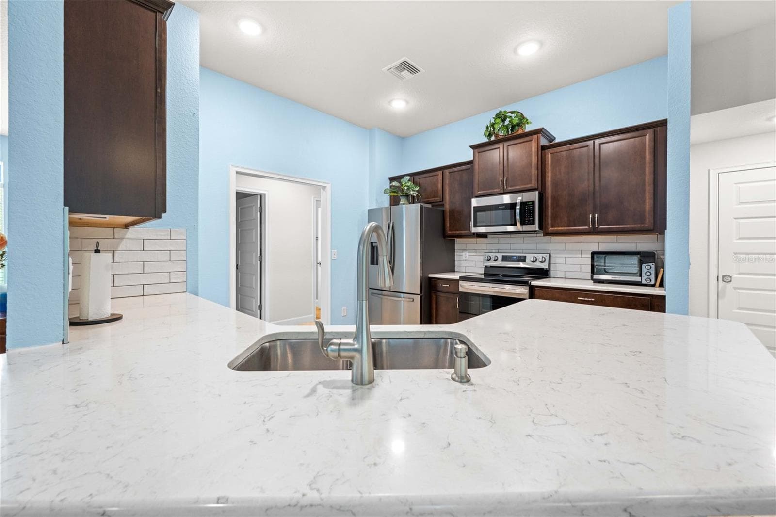 Kitchen 2 - 8 DAHLIA CIR S, HOMOSASSA