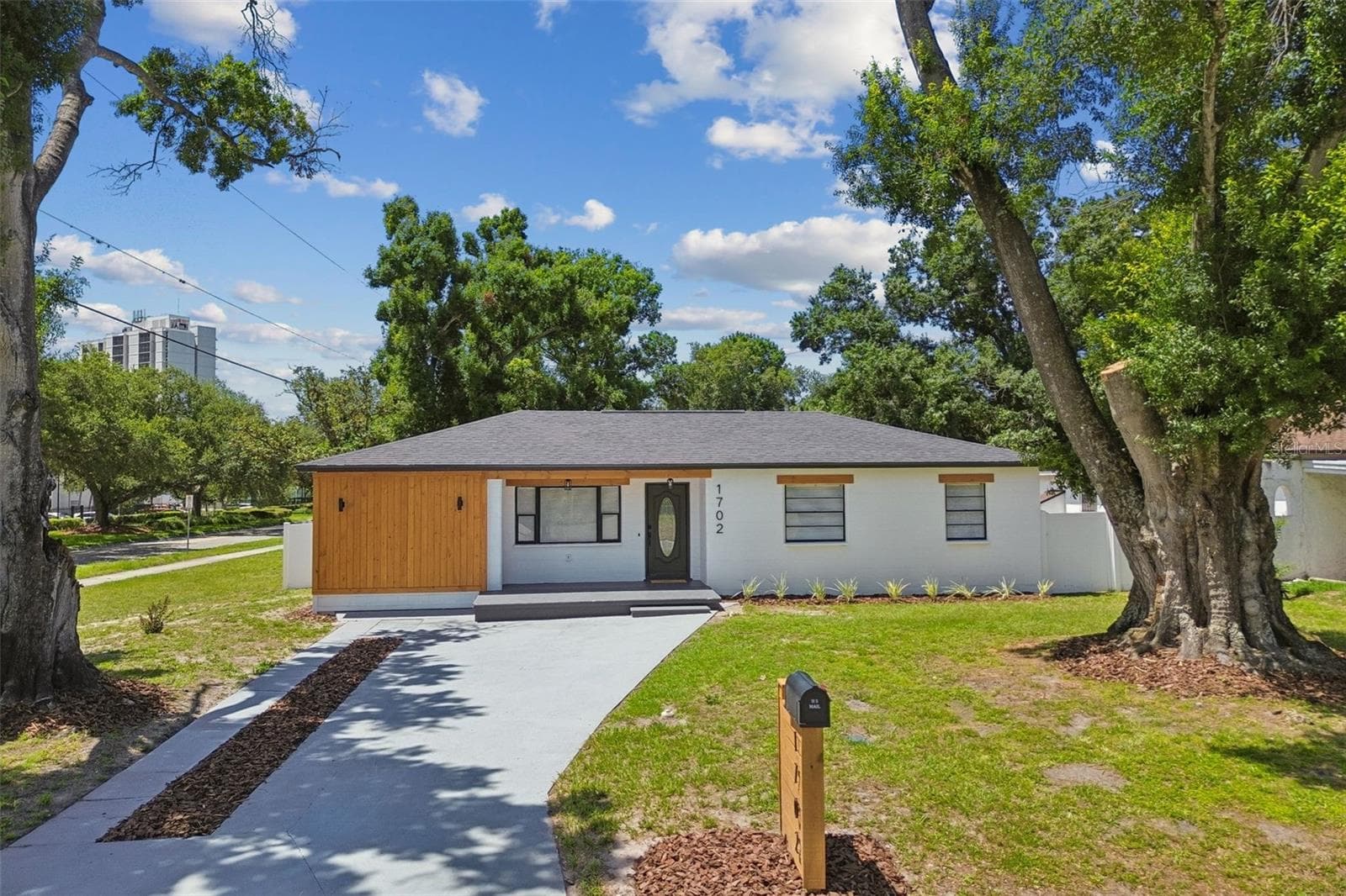 Single Family Residence at 1702 W JOHNSTON AVE, TAMPA, photo 73 of 74