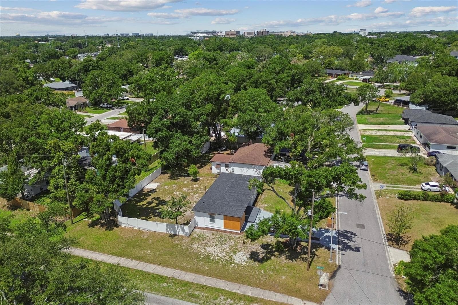 Single Family Residence at 1702 W JOHNSTON AVE, TAMPA, photo 74 of 74