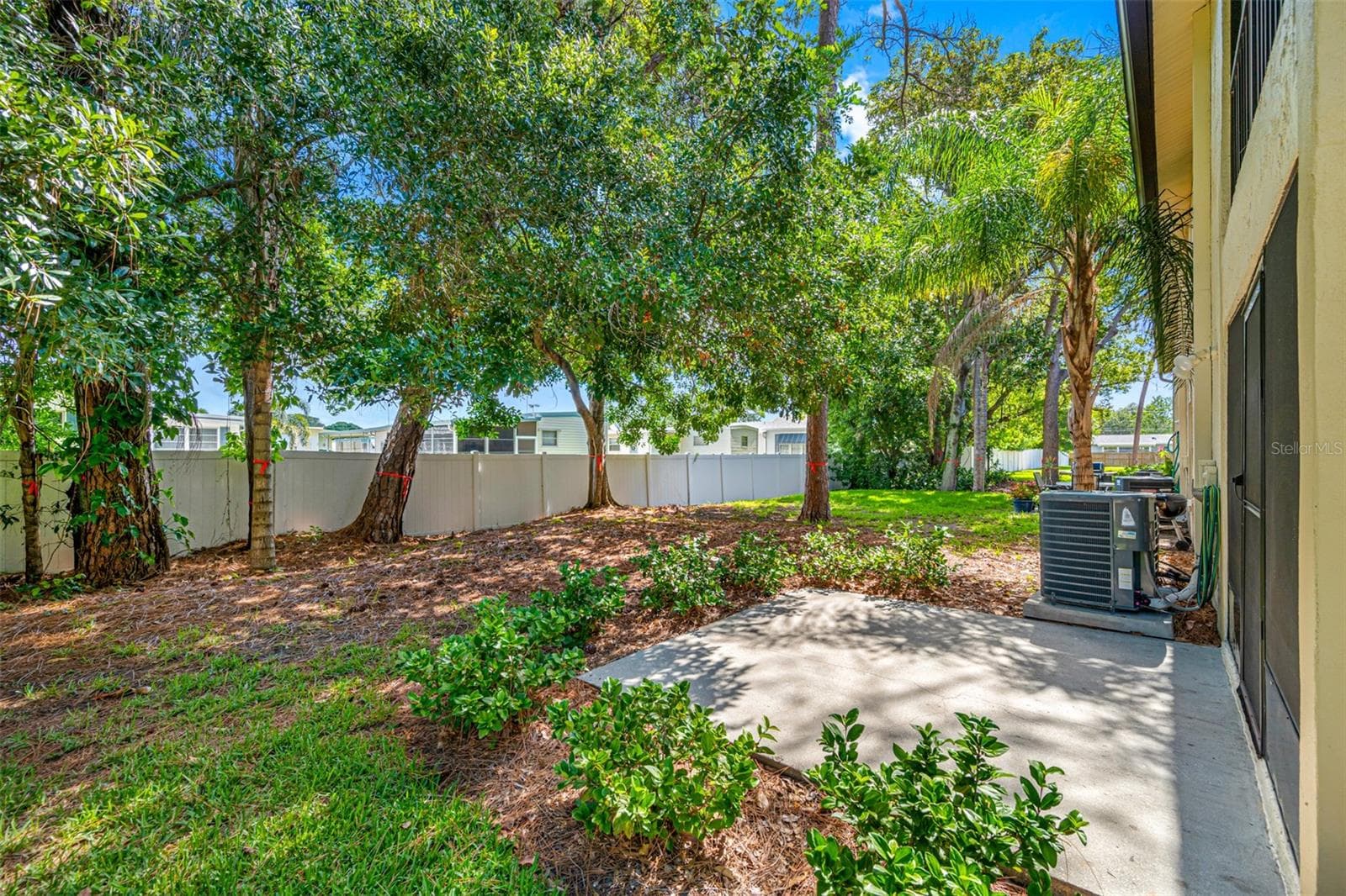 Landscaped side yard - 11511 113TH ST #10A, LARGO