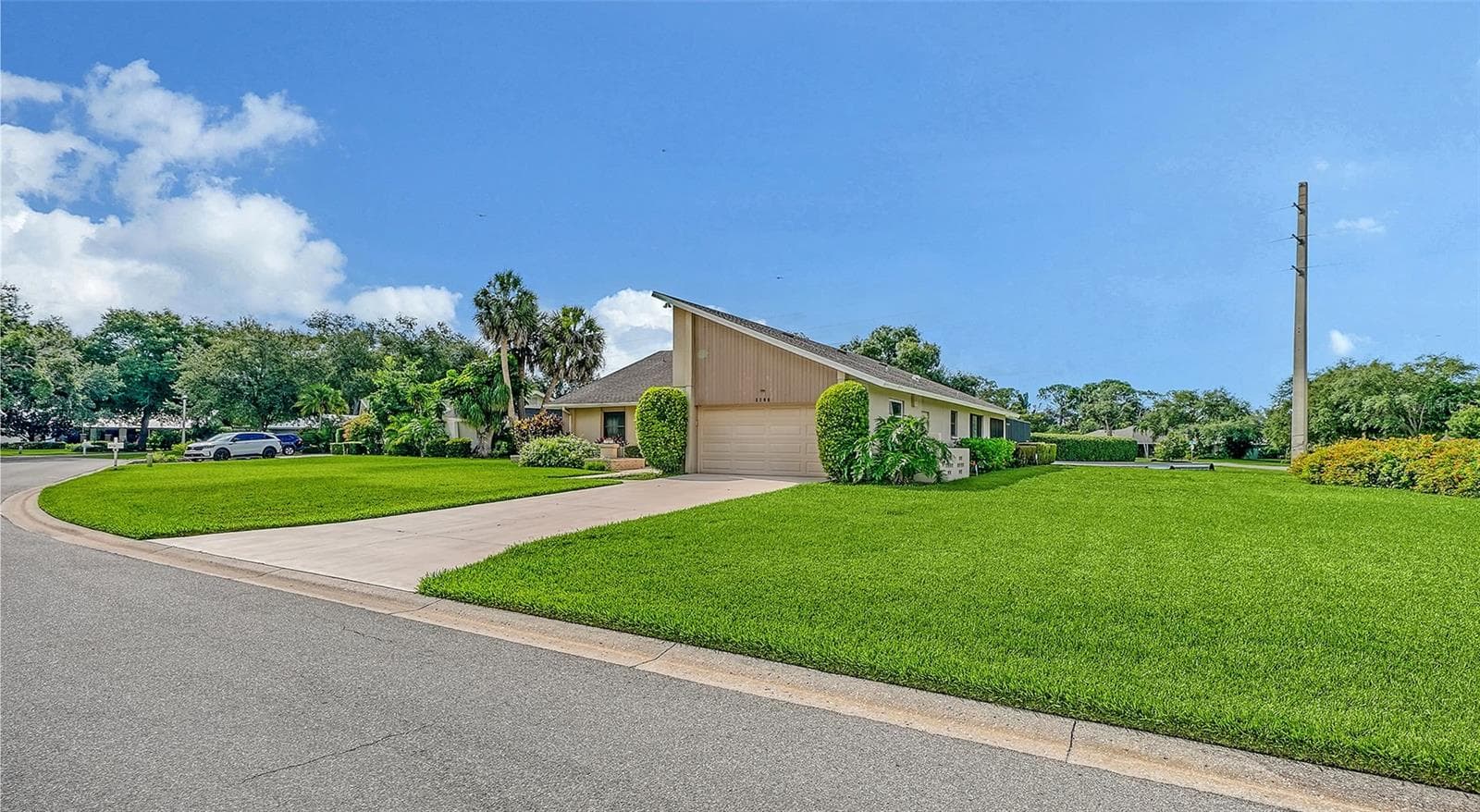 Single Family Residence at 3799 COUNTRYSIDE RD, SARASOTA, photo 4 of 50