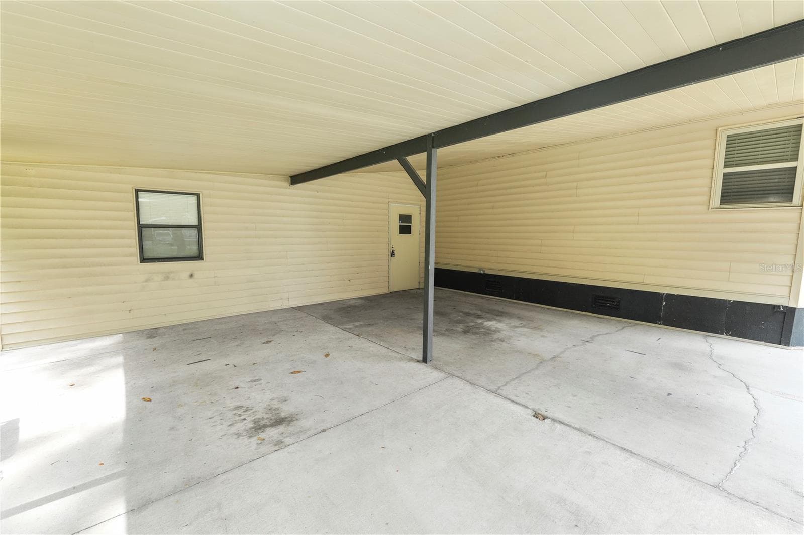Manufactured Home at 3159 HONEOYE TRL #42, LAKELAND, photo 35 of 39