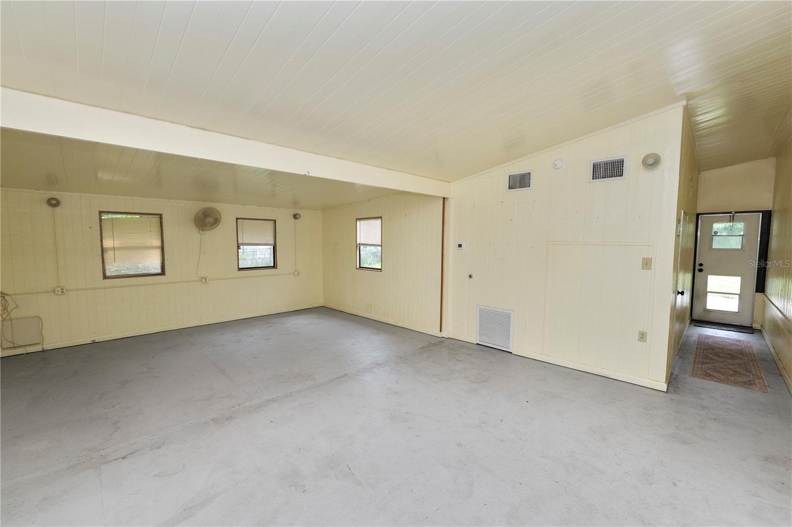 Manufactured Home at 3159 HONEOYE TRL #42, LAKELAND, photo 3 of 39