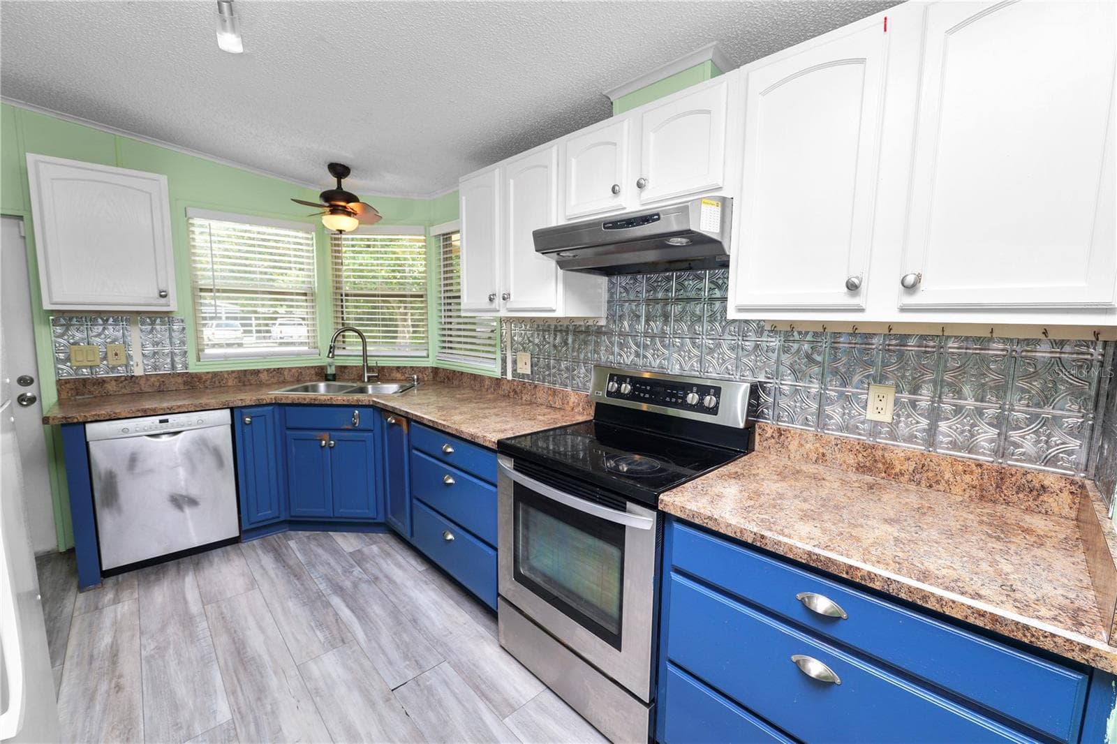 Manufactured Home at 3159 HONEOYE TRL #42, LAKELAND, photo 11 of 39