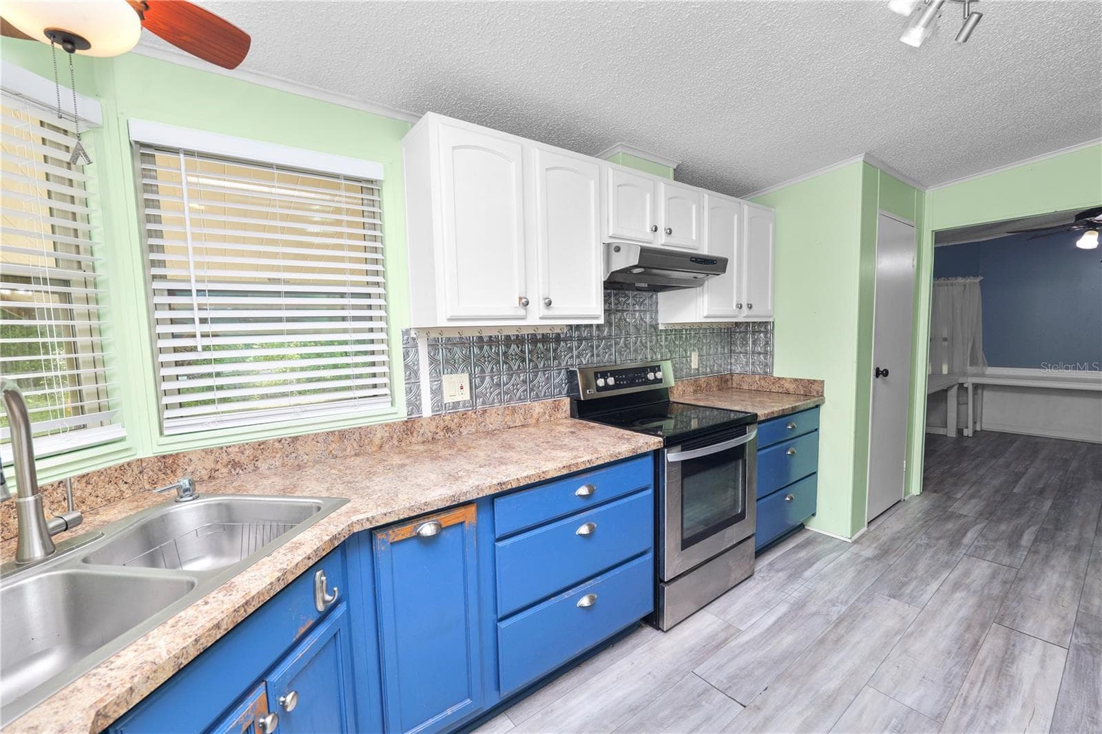 Manufactured Home at 3159 HONEOYE TRL #42, LAKELAND, photo 13 of 39