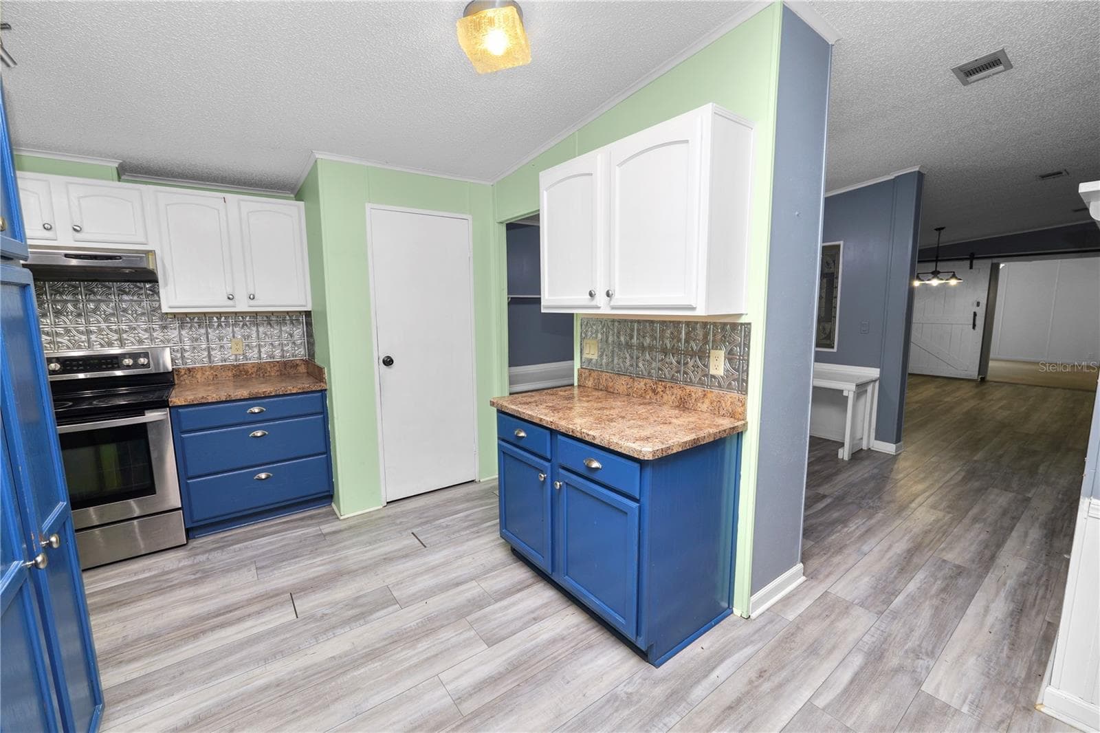 Manufactured Home at 3159 HONEOYE TRL #42, LAKELAND, photo 15 of 39