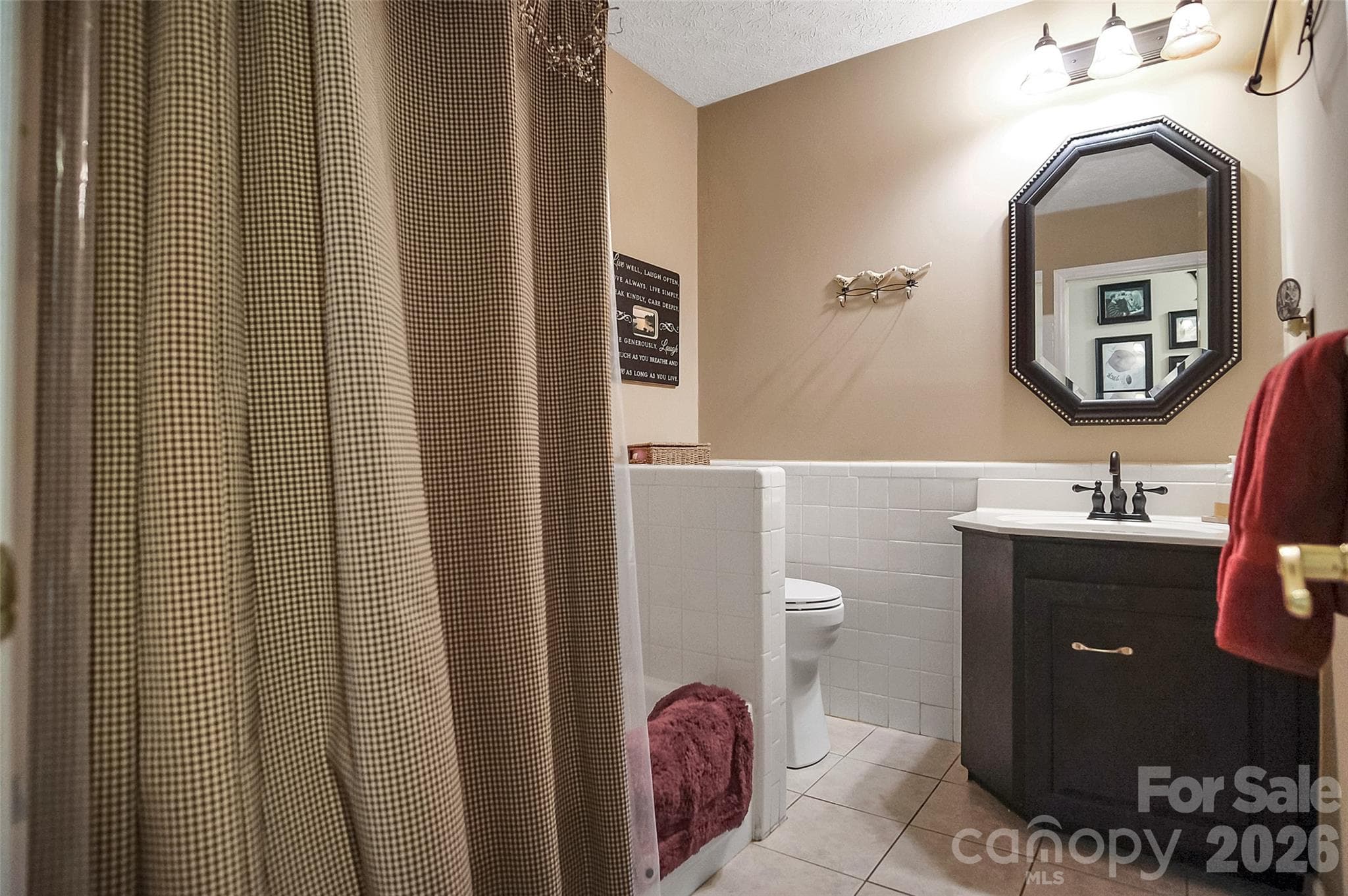 Single Family Residence at 104 Doral Court, Kings Mountain, photo 26 of 48