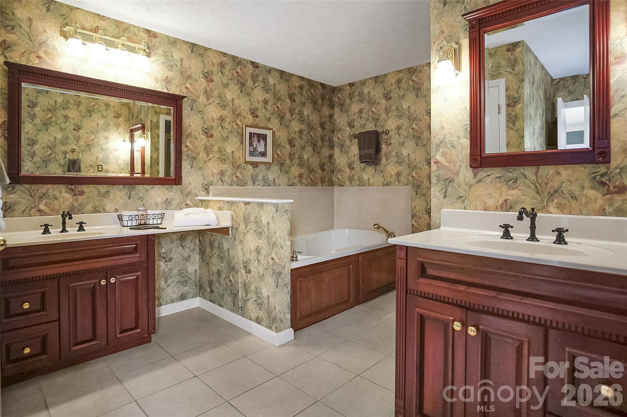 Single Family Residence at 104 Doral Court, Kings Mountain, photo 23 of 48
