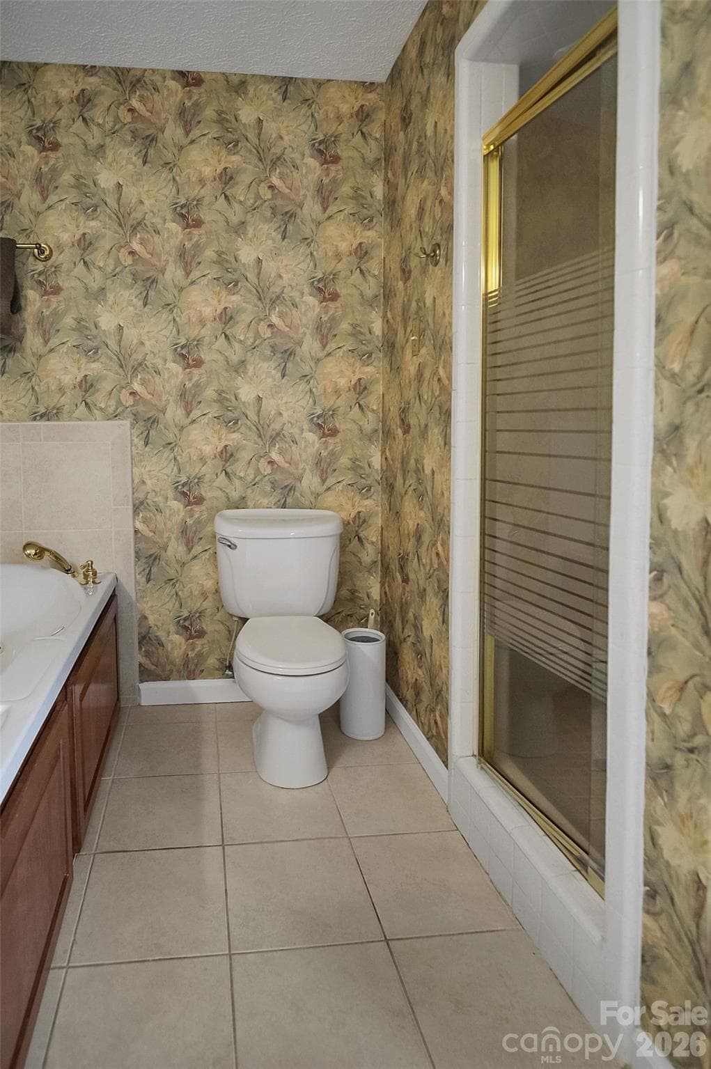 Single Family Residence at 104 Doral Court, Kings Mountain, photo 24 of 48