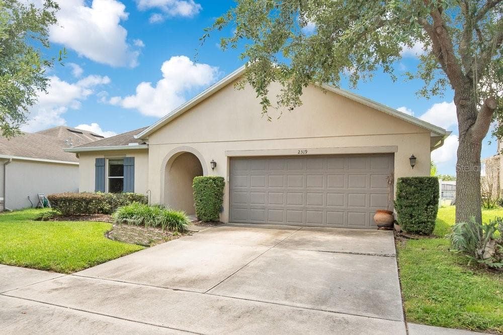 Single Family Residence at 2319 PLANTATION OAK DR, ORLANDO, photo 3 of 40