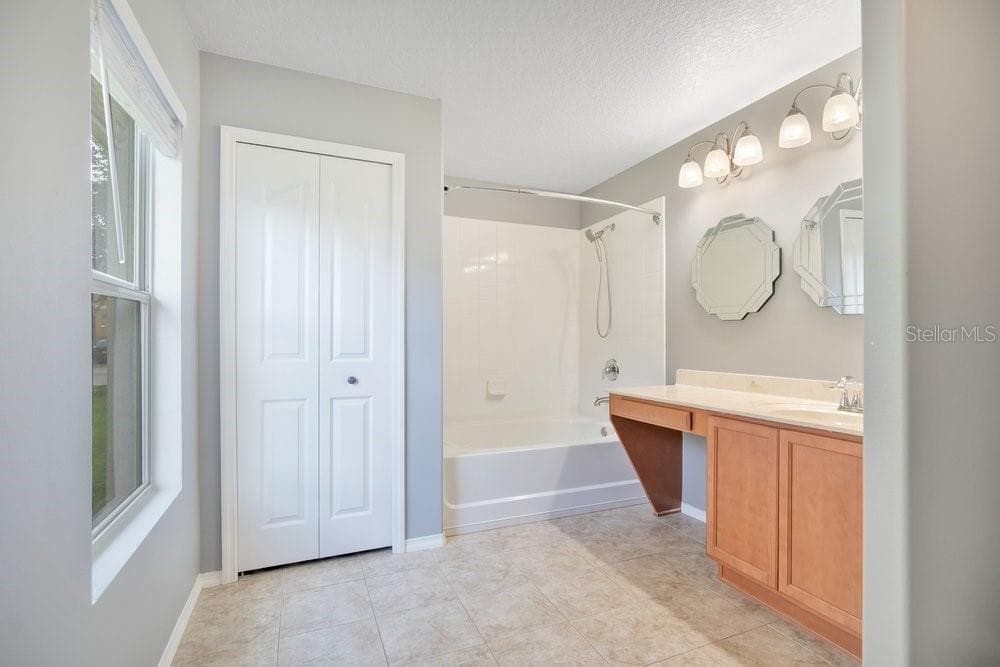Primary Bath - 2319 PLANTATION OAK DR, ORLANDO