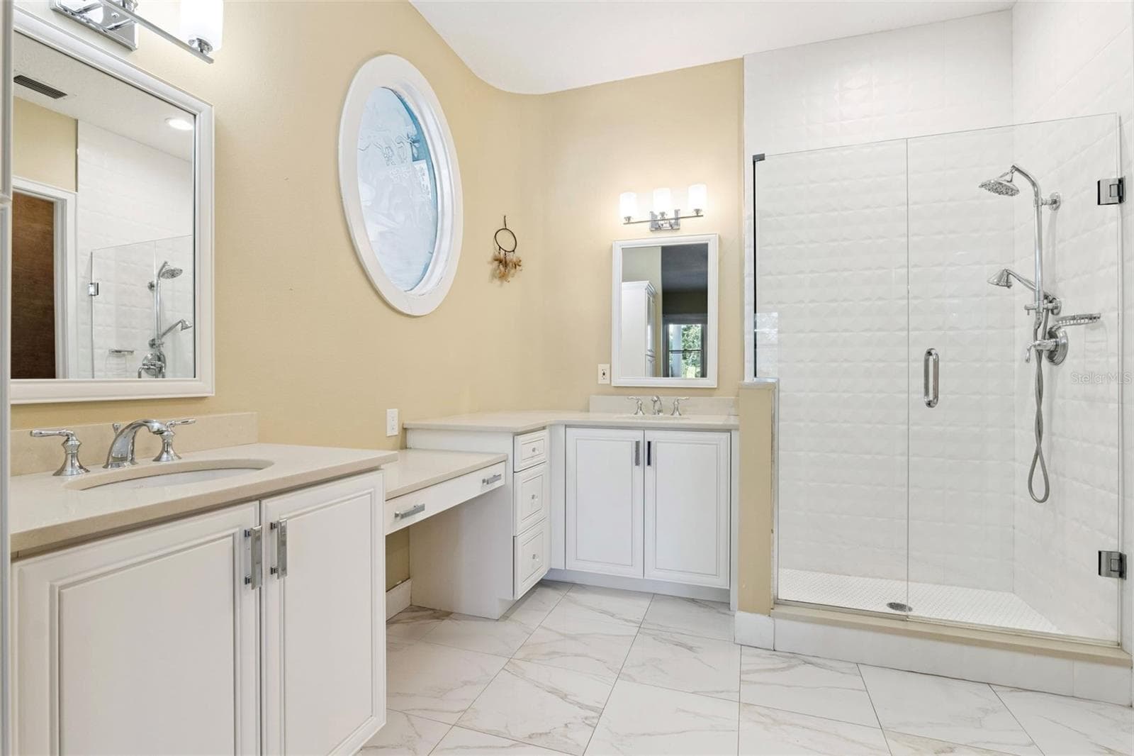 BEAUTIFUL UPDATED PRIMARY BATH - 1250 E LANGLEY CT, LAKE MARY