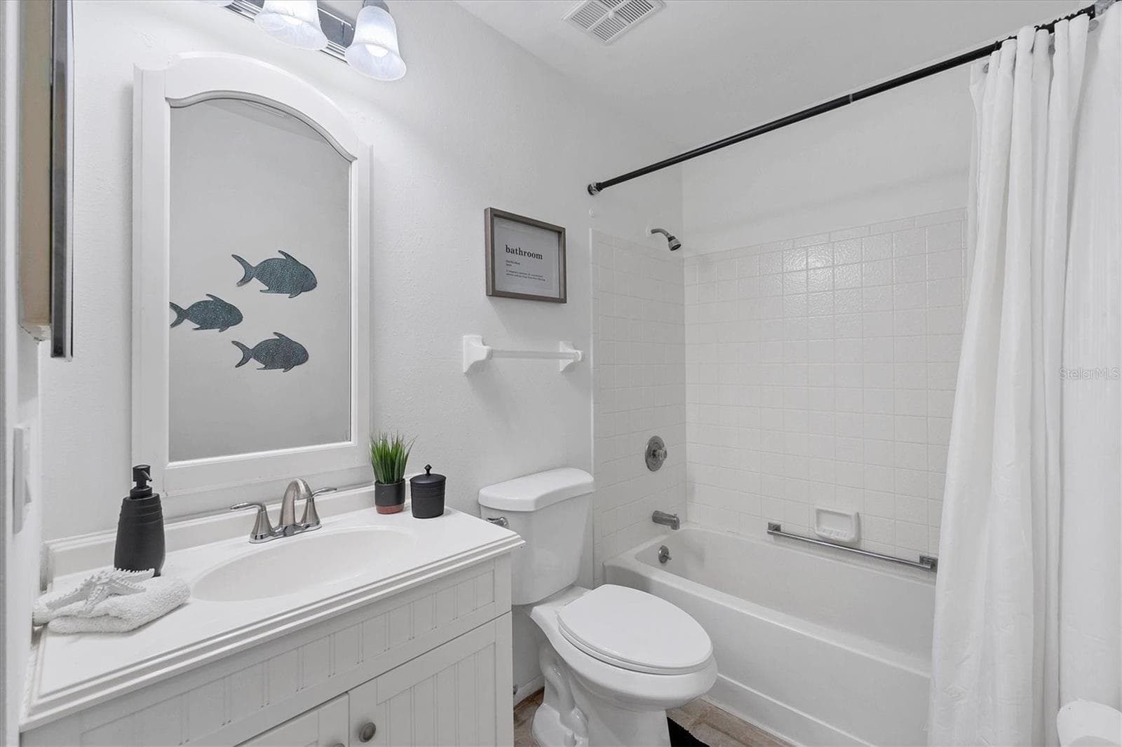 Single Family Residence at 18091 EAU GALLIE CIR, PORT CHARLOTTE, photo 19 of 24