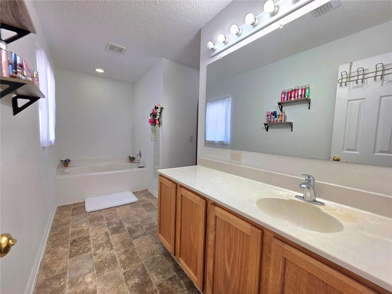 Single Family Residence at 9055 PEMBERTON ST, SPRING HILL, photo 23 of 31