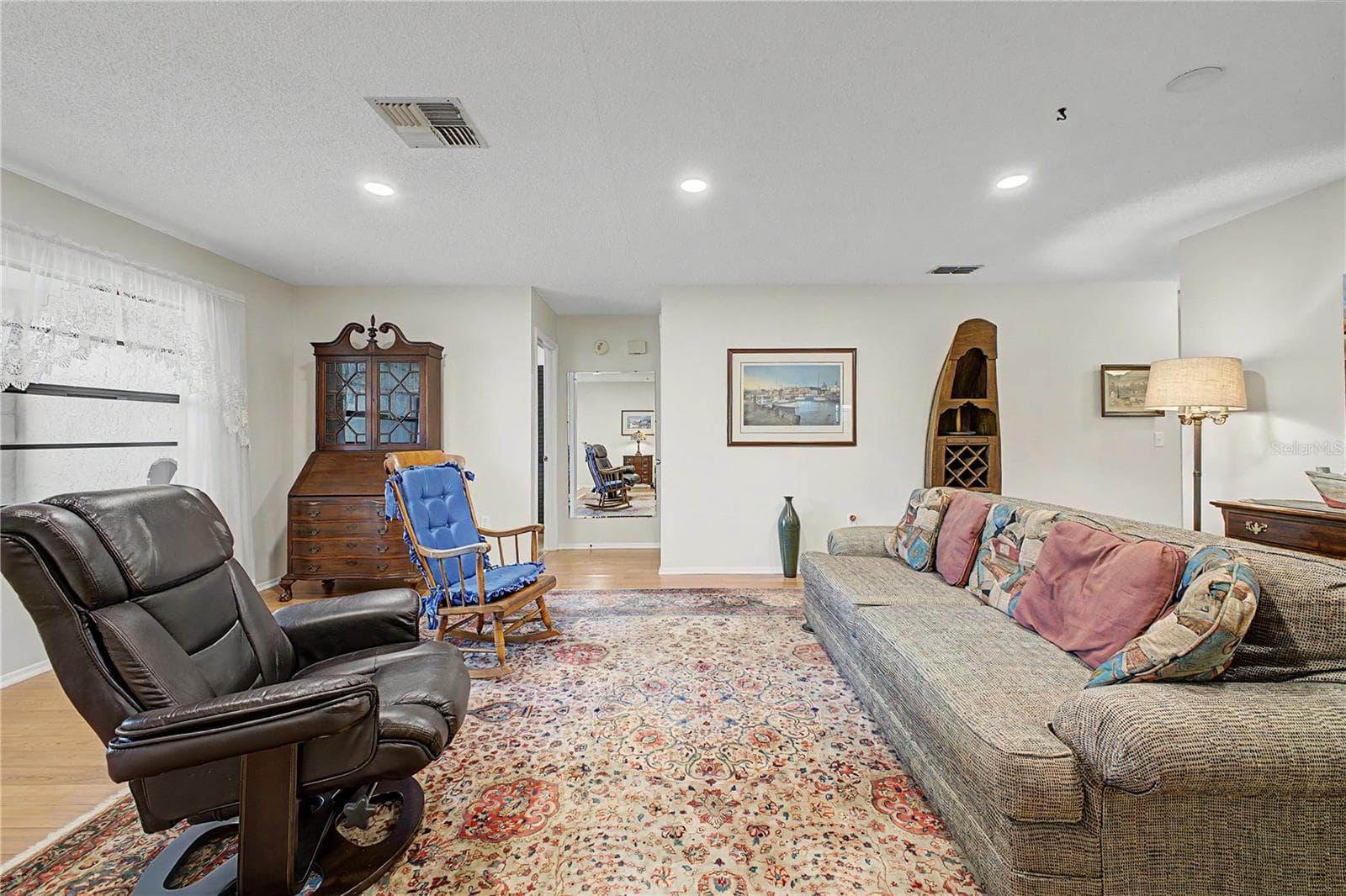 Single Family Residence at 8270 SYCAMORE DR, NEW PORT RICHEY, photo 11 of 68