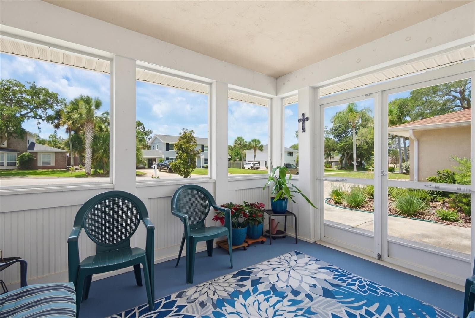 Front Porch - 33 SANDCASTLE DR, ORMOND BEACH
