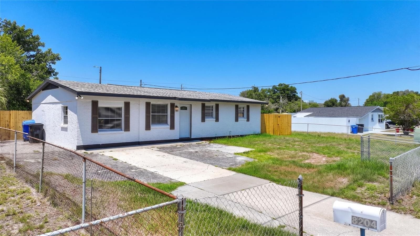 Single Family Residence at 8204 ALLAMANDA AVE, TAMPA, photo 2 of 28