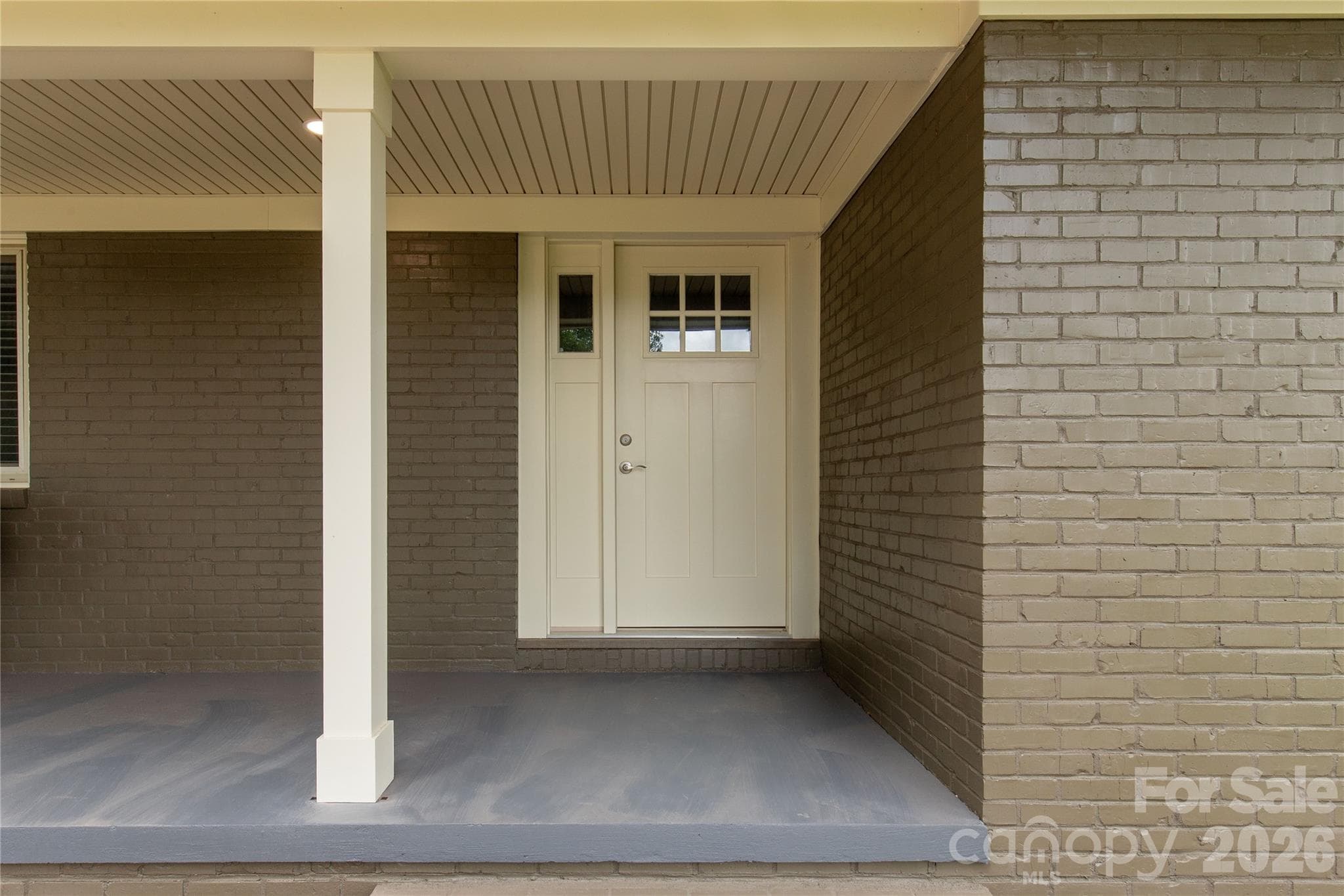Covered Front Porch - Lancaster