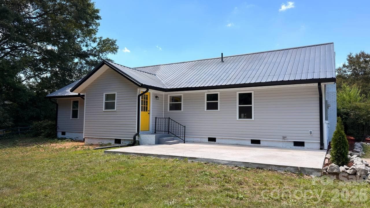 Single Family Residence at Lancaster, photo 2 of 40