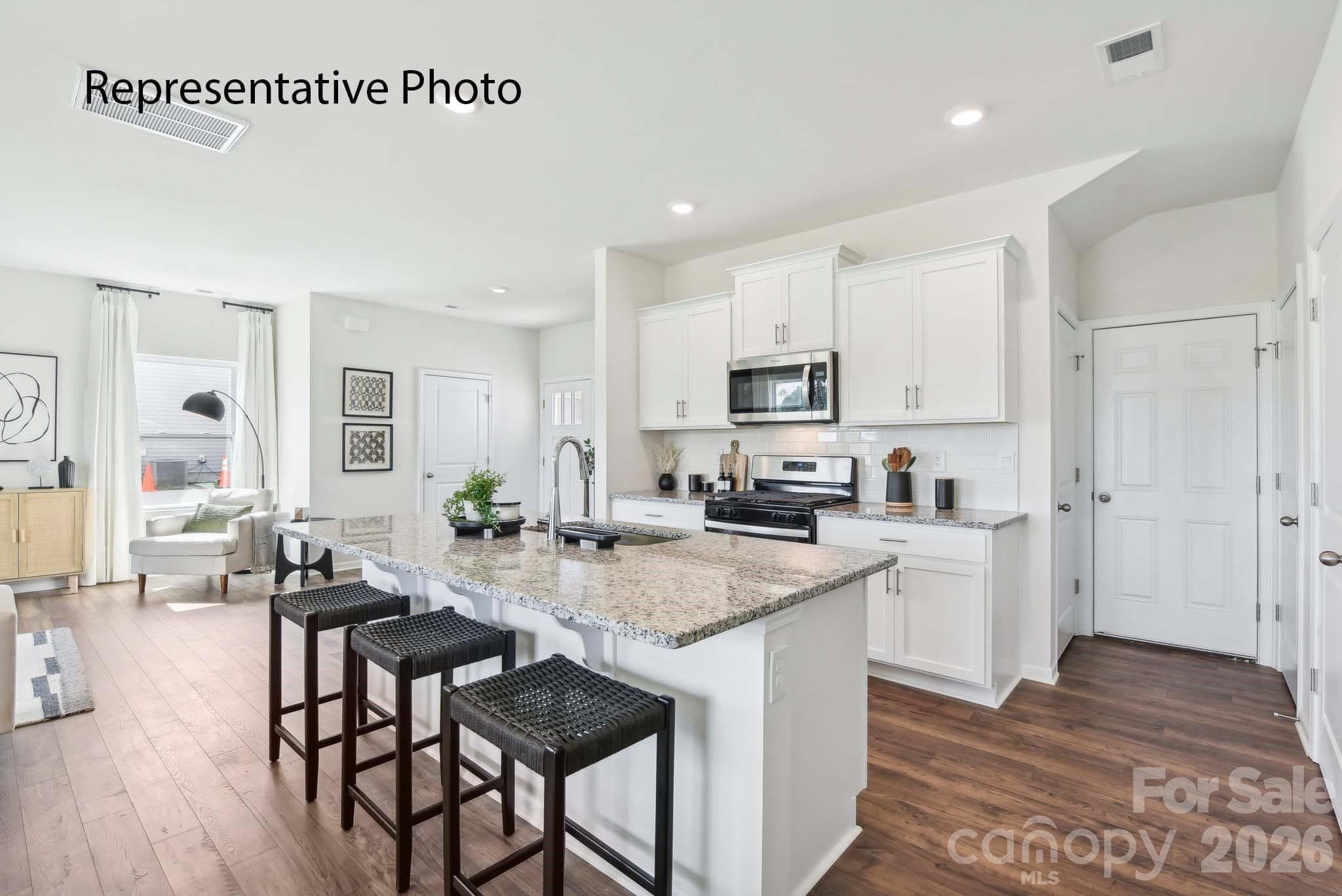 Single Family Residence at 2085 Moorside Court, Lancaster, photo 9 of 26