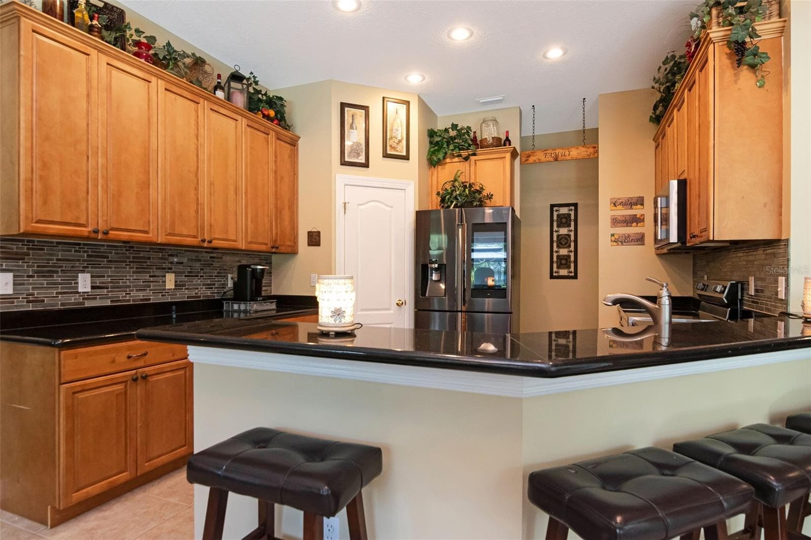 Kitchen / Breakfast Bar - 3823 ANCIENT OAK TRL, PLANT CITY