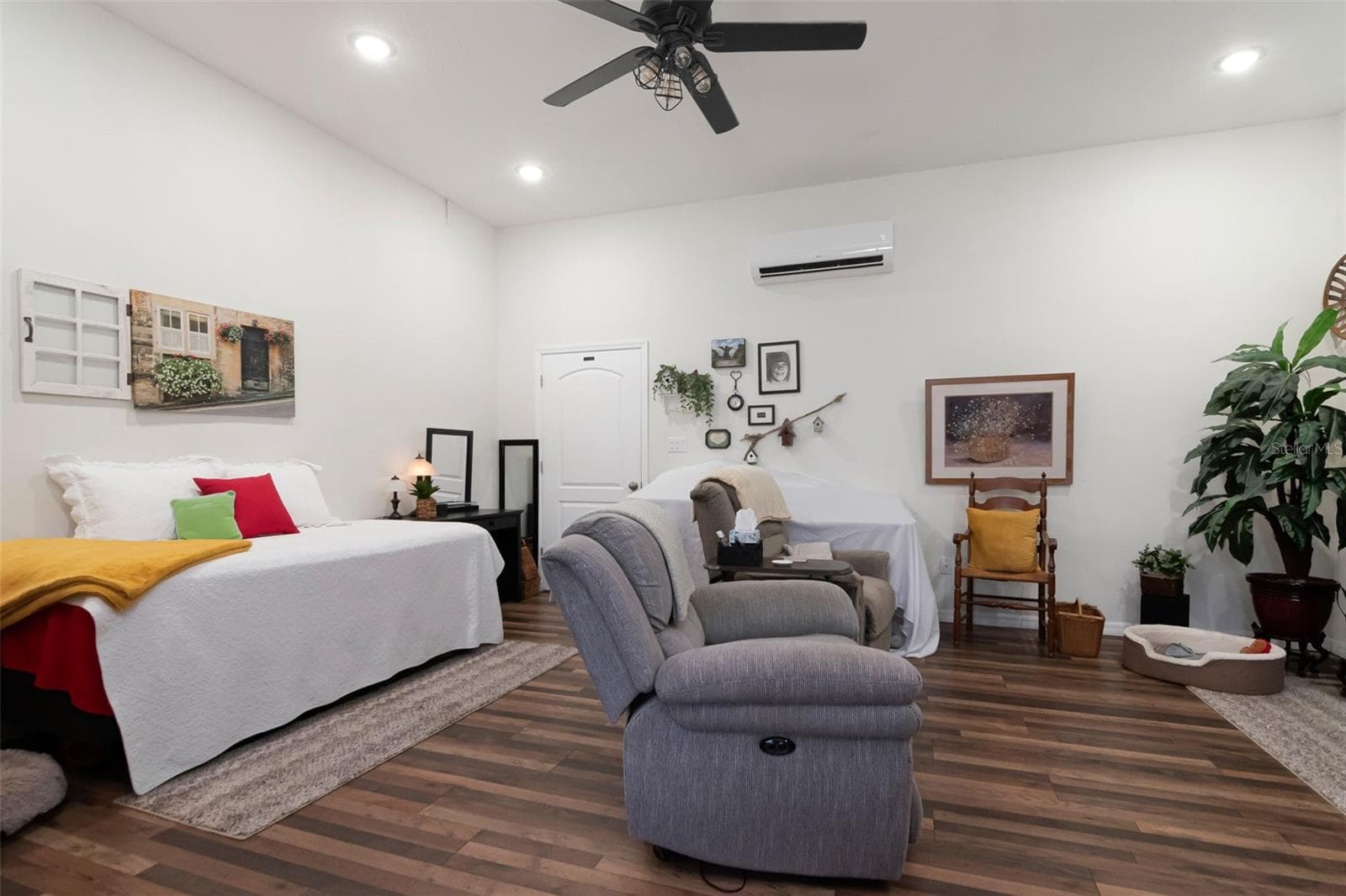 Inlaw Suite - 3823 ANCIENT OAK TRL, PLANT CITY