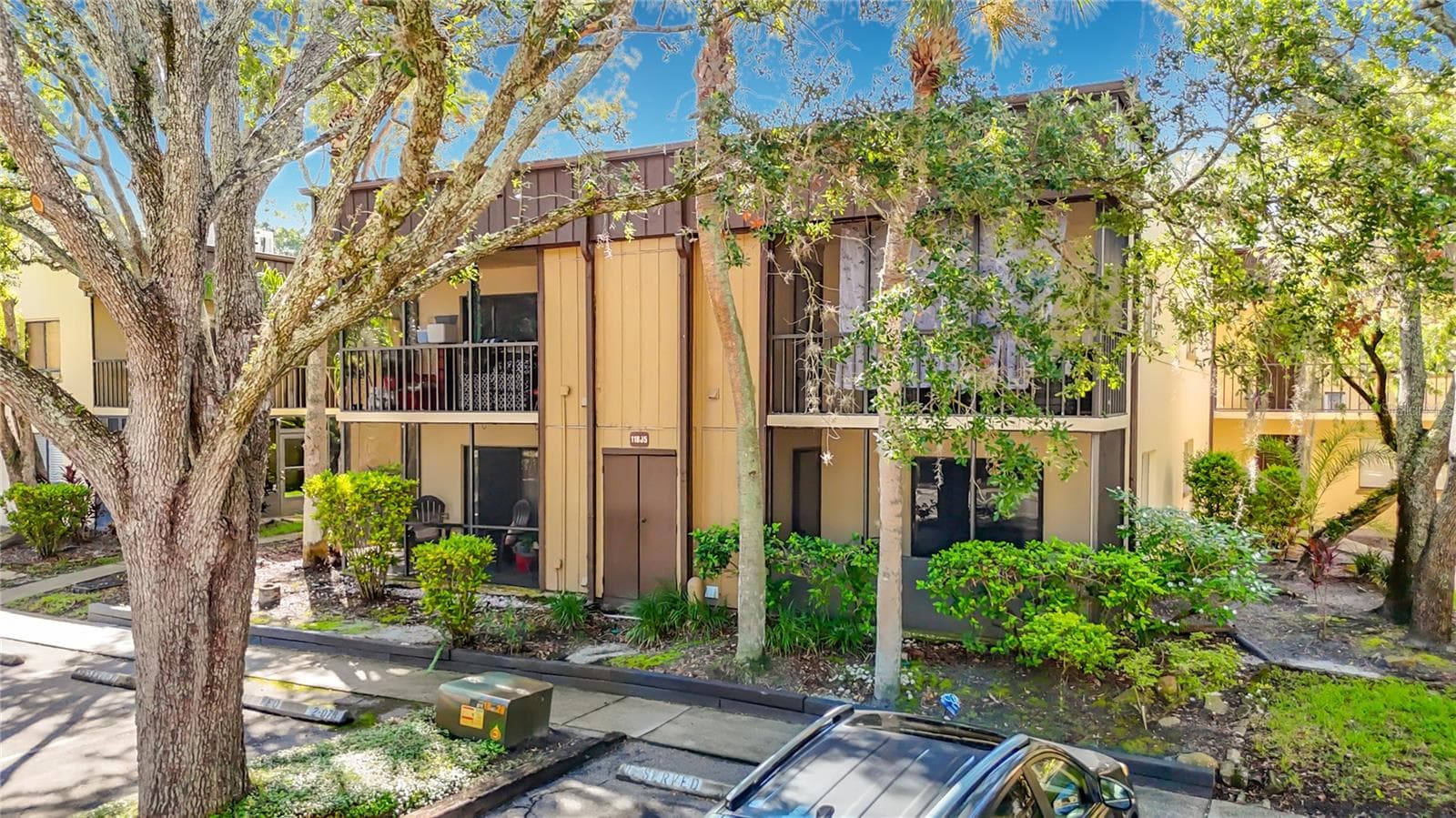 Condominium at 11805 RAINTREE LAKE LN #D, TEMPLE TERRACE, photo 2 of 32