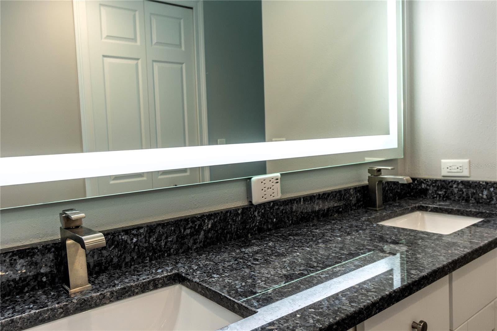 Condominium at 1560 GULF BLVD #1607, CLEARWATER, photo 25 of 63