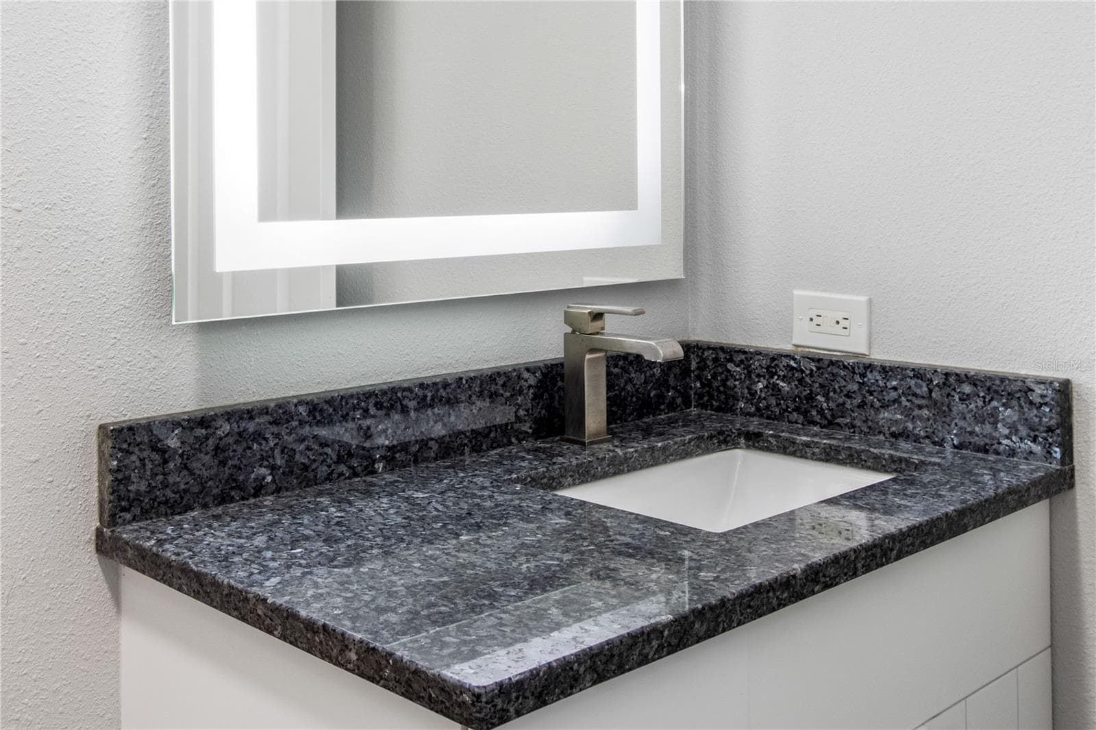 Guest Bath completely updated - 1560 GULF BLVD #1607, CLEARWATER