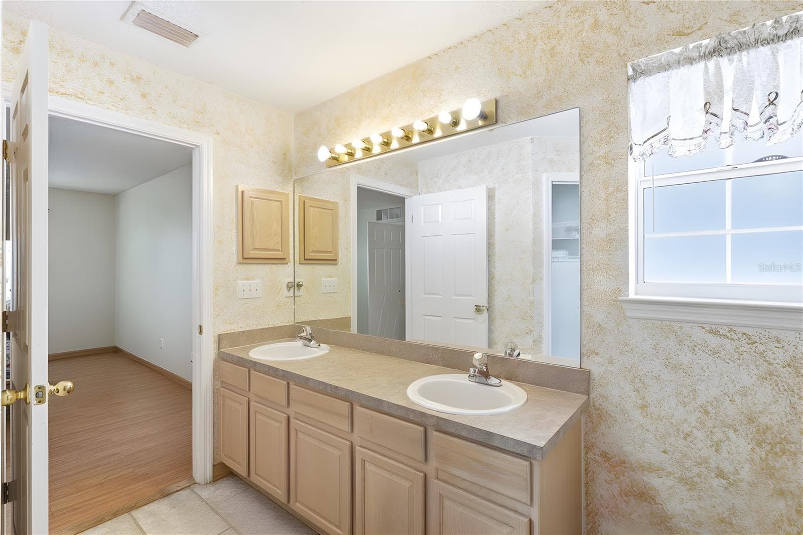 Single Family Residence at 964 FORT SMITH BLVD, DELTONA, photo 39 of 55
