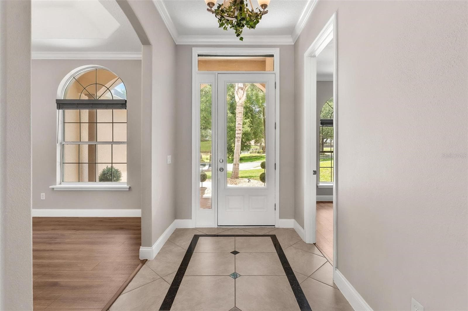 Interior Entry with Tiled Floor... - 5506 CITATION CT, LADY LAKE